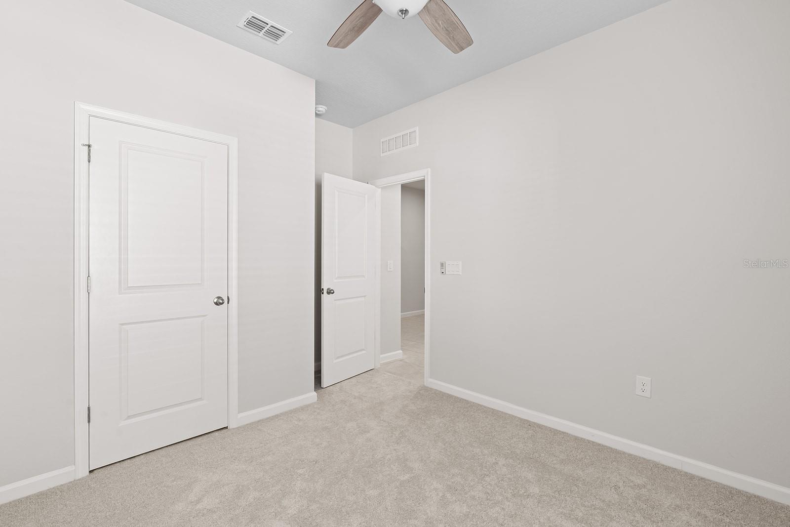 CREEKSIDE AT BOGGY CREEK - Residential Lease