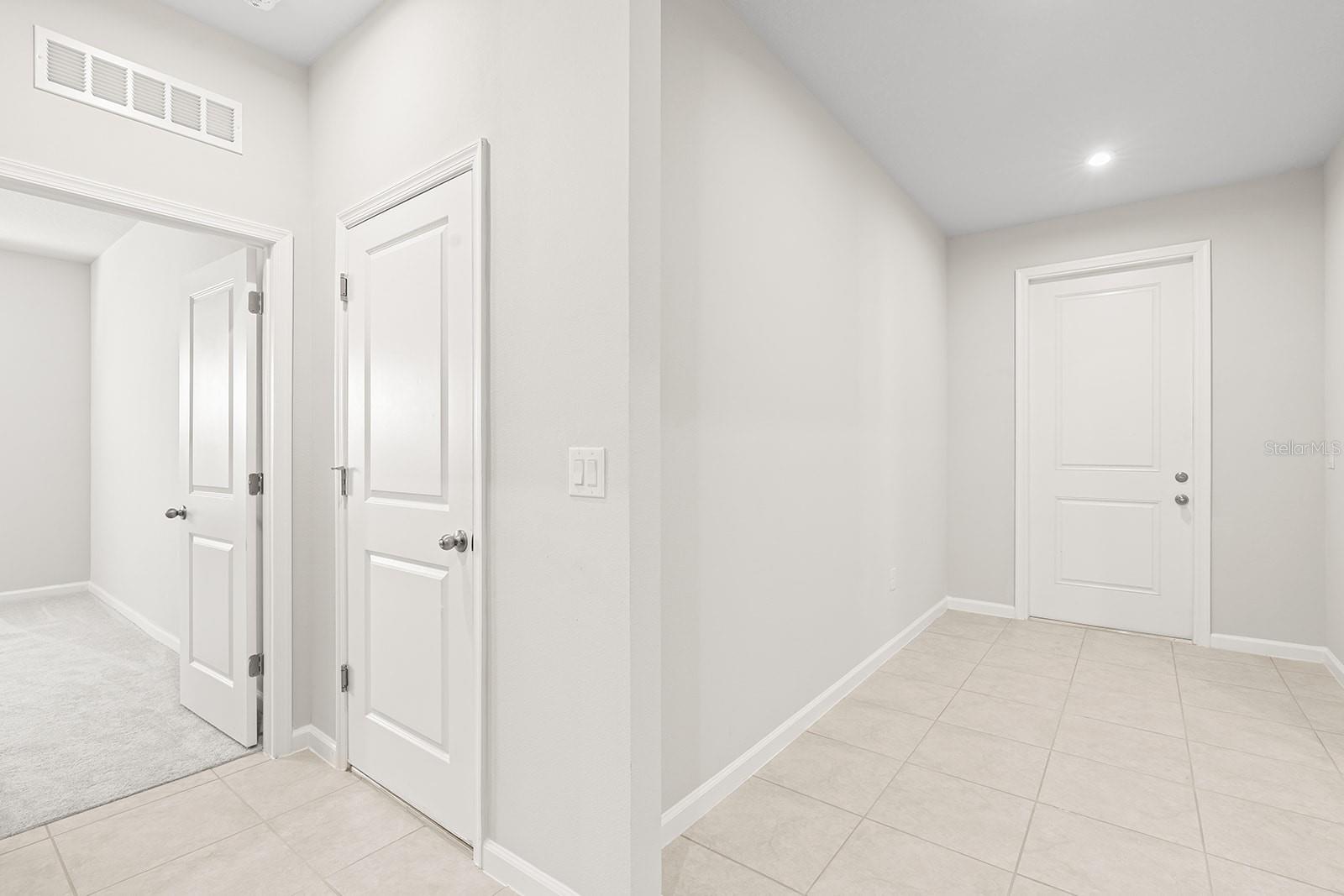 CREEKSIDE AT BOGGY CREEK - Residential Lease