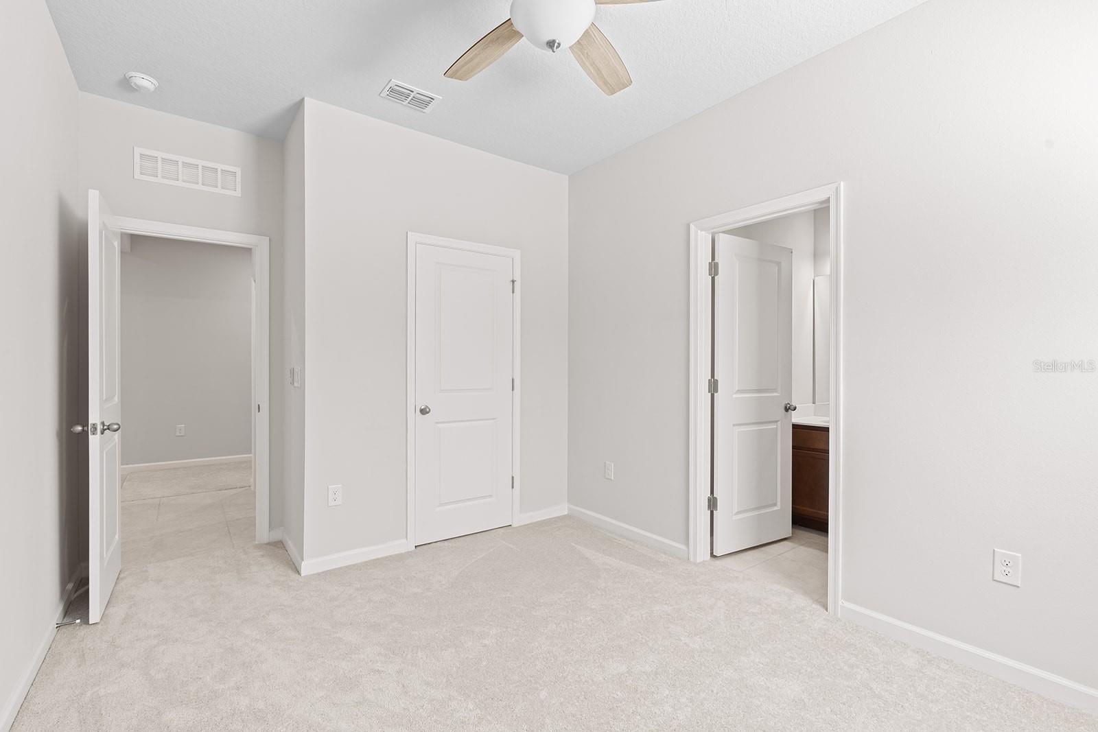 CREEKSIDE AT BOGGY CREEK - Residential Lease