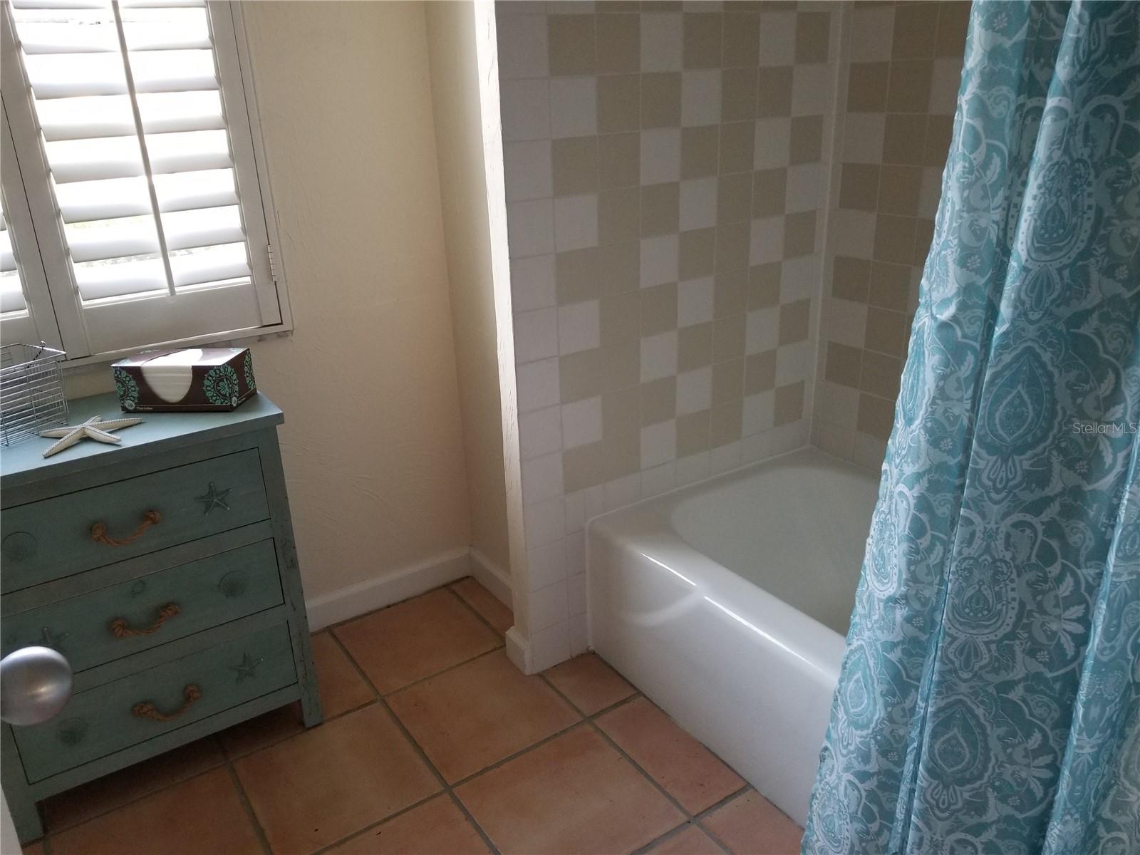 GULF GATE WOODS - Residential Lease