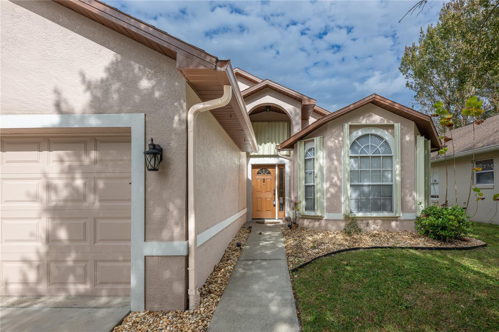 Casas a venda 4 - Jen Dantas 1646 RIVEREDGE ROAD