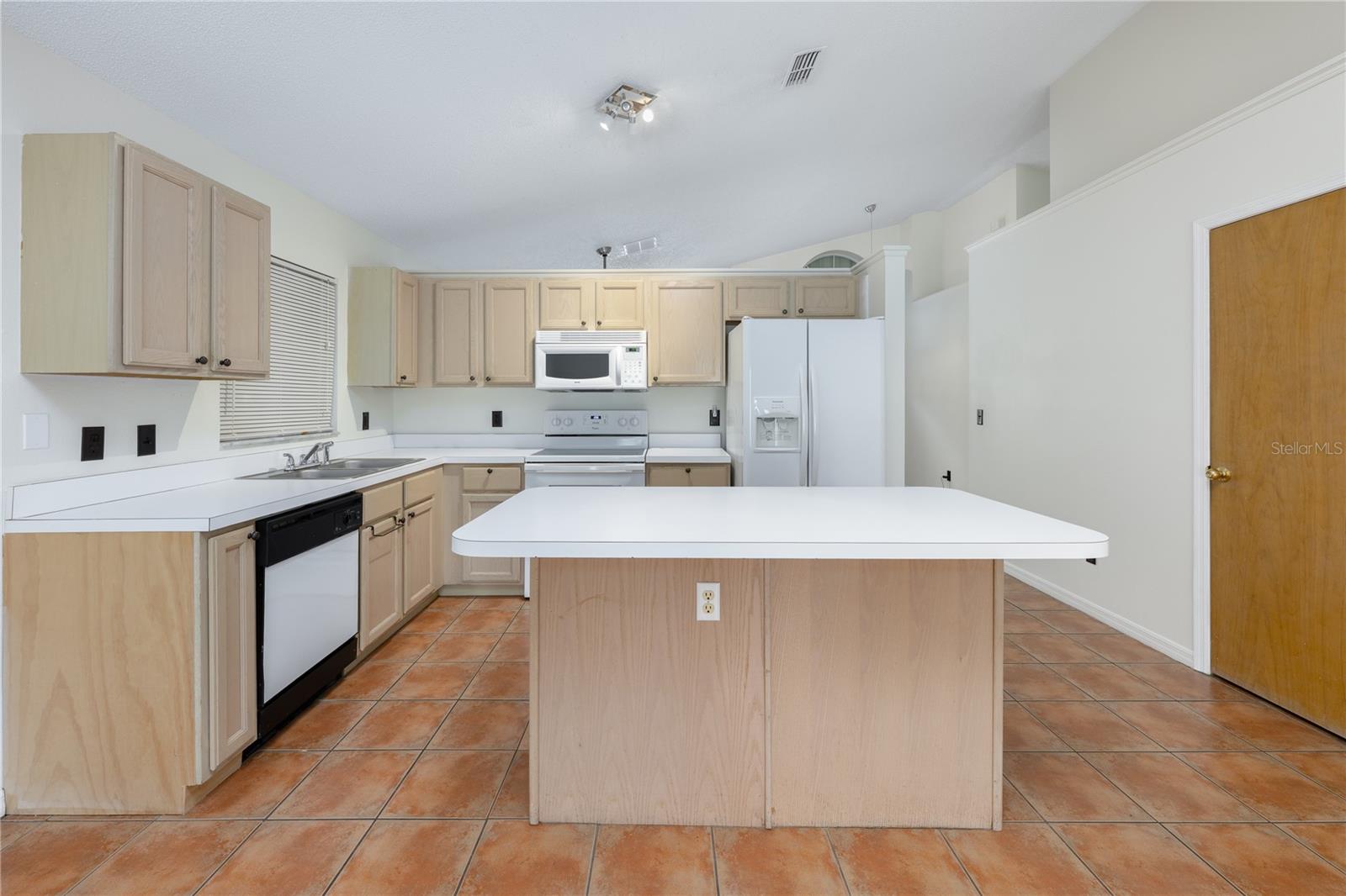 RIVERSIDE AT TWIN RIVERS UN 1 - Residential