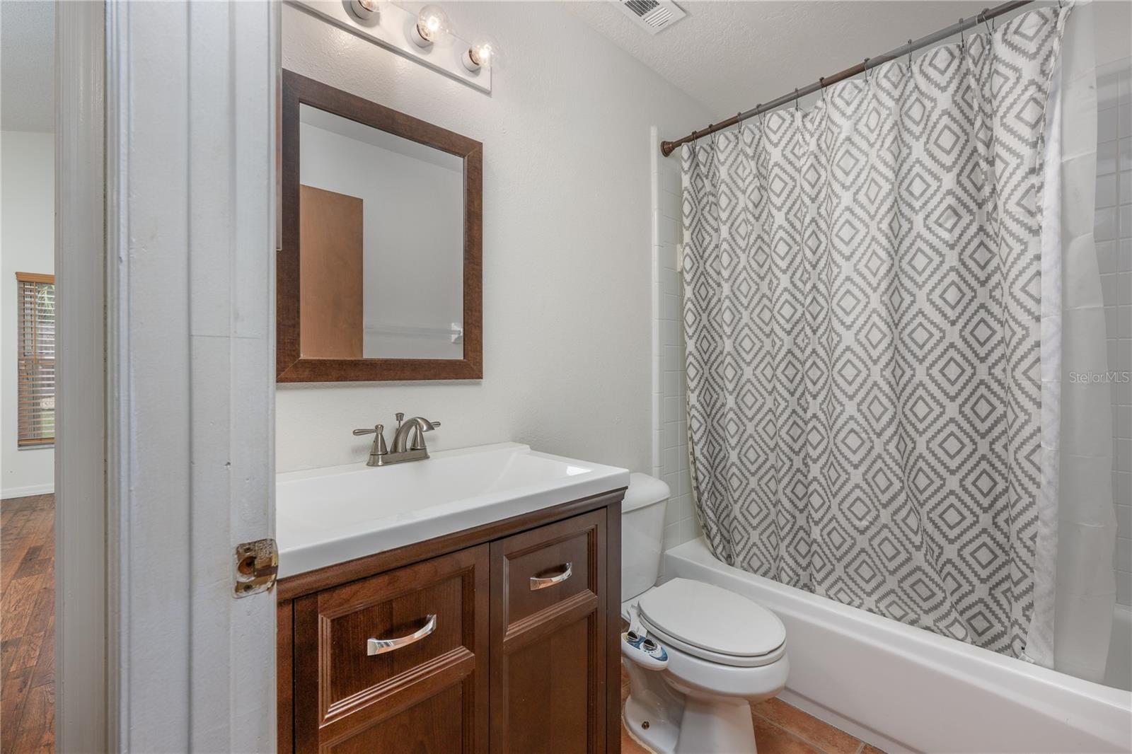 RIVERSIDE AT TWIN RIVERS UN 1 - Residential