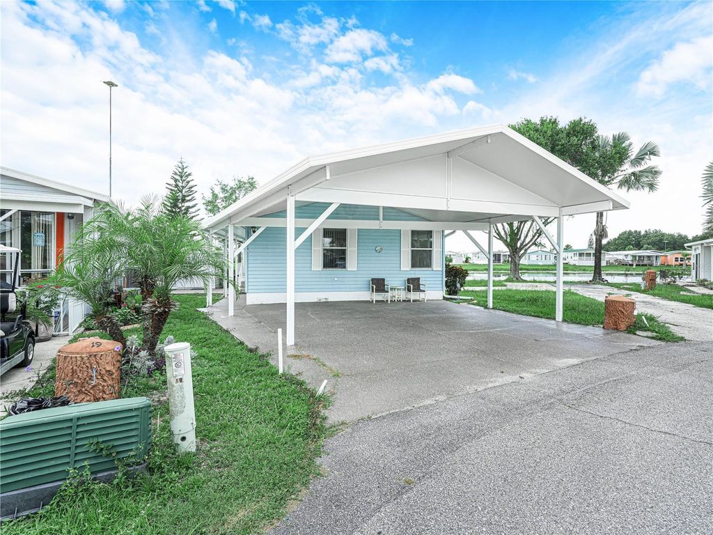 Photo of 17 Red Quill Circle, Lake Wales, FL 33898 (MLS # K4903003)