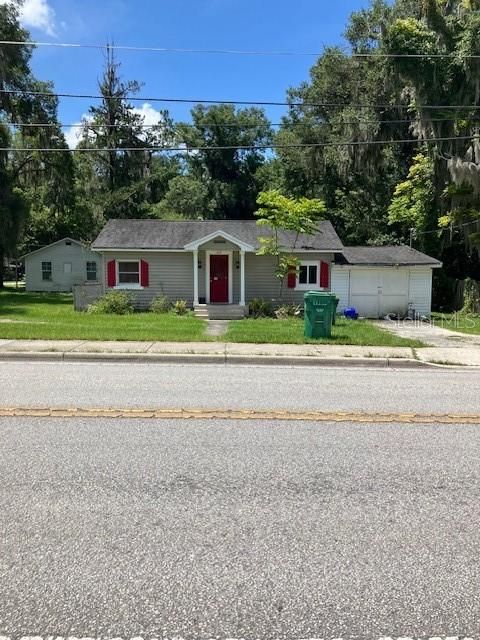 A home in DELAND