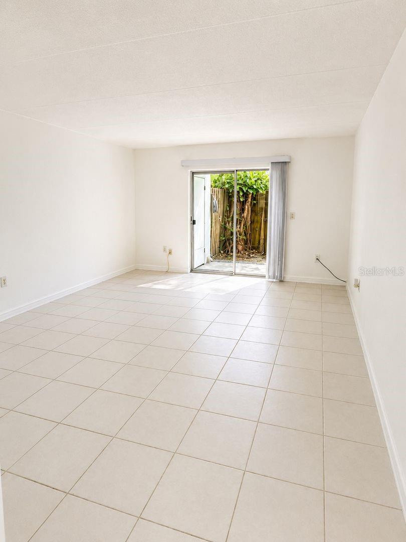 2812 SOMERSET PARK DRIVE 105
