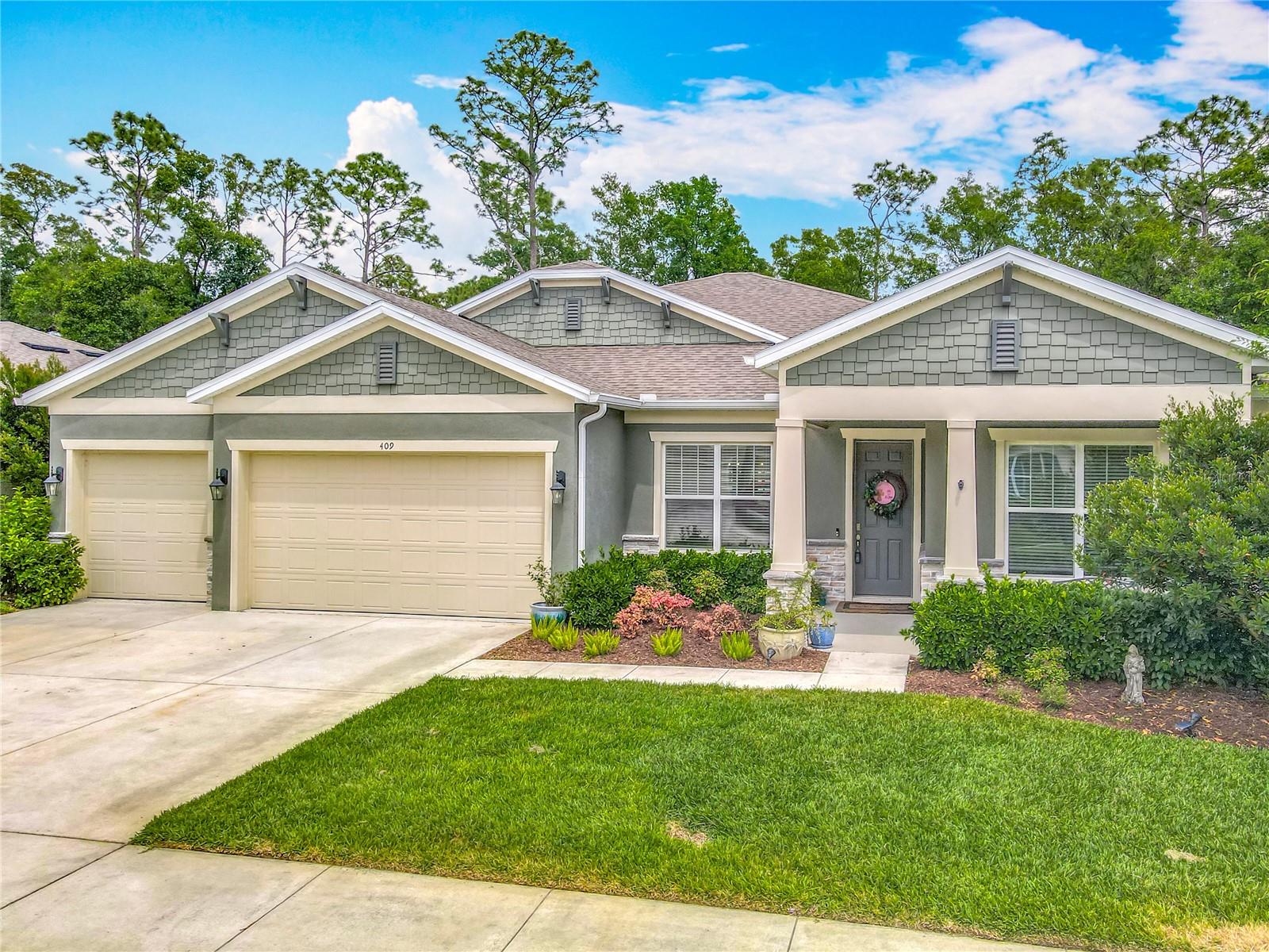 409 NOWELL LOOP