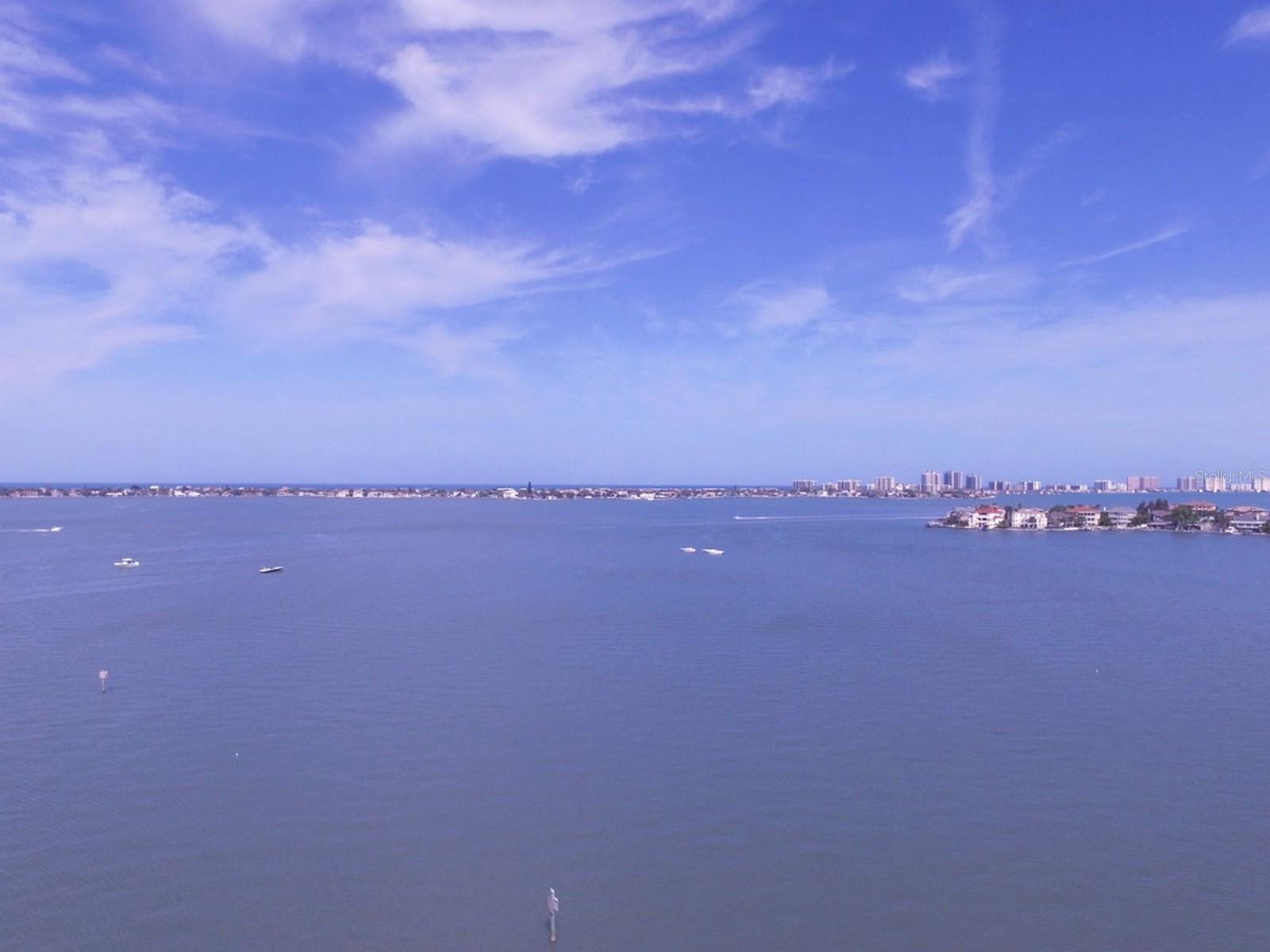 HARBOUR CLUB CONDO 2 - Residential