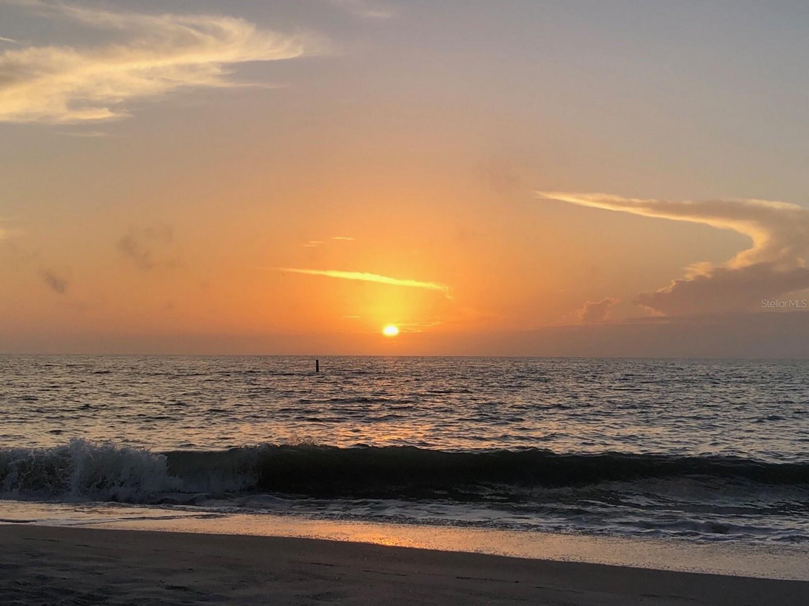 HARBOUR CLUB CONDO 2 - Residential