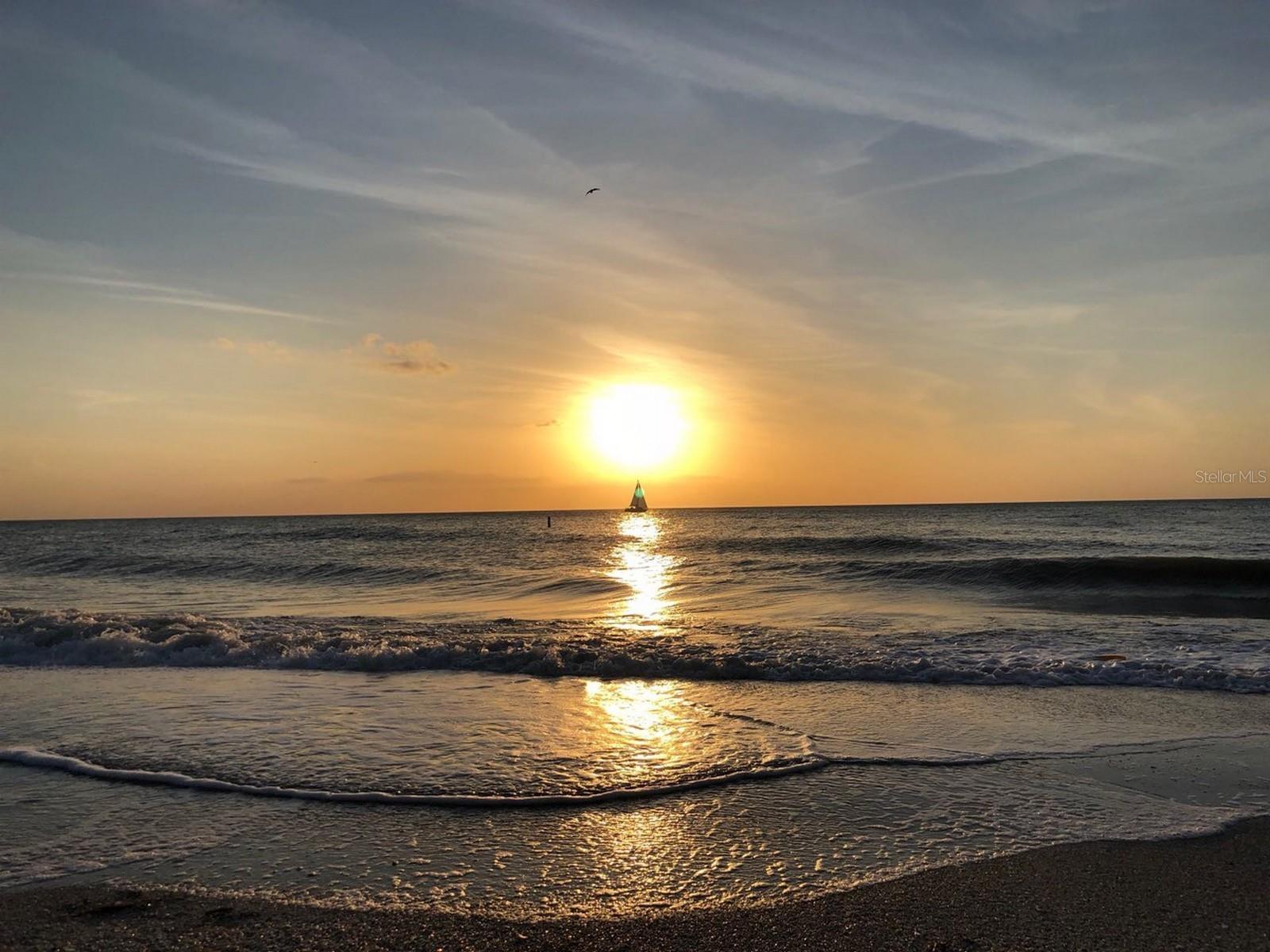 HARBOUR CLUB CONDO 2 - Residential