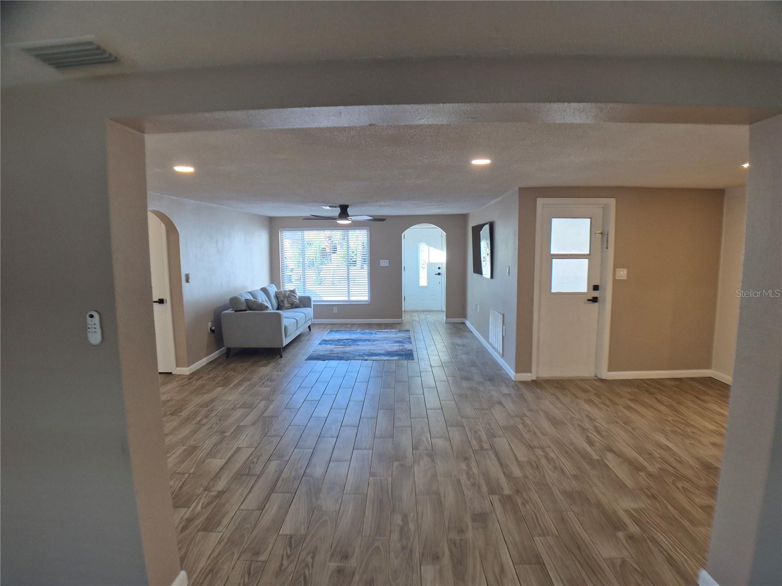 7014 INGLESIDE DRIVE