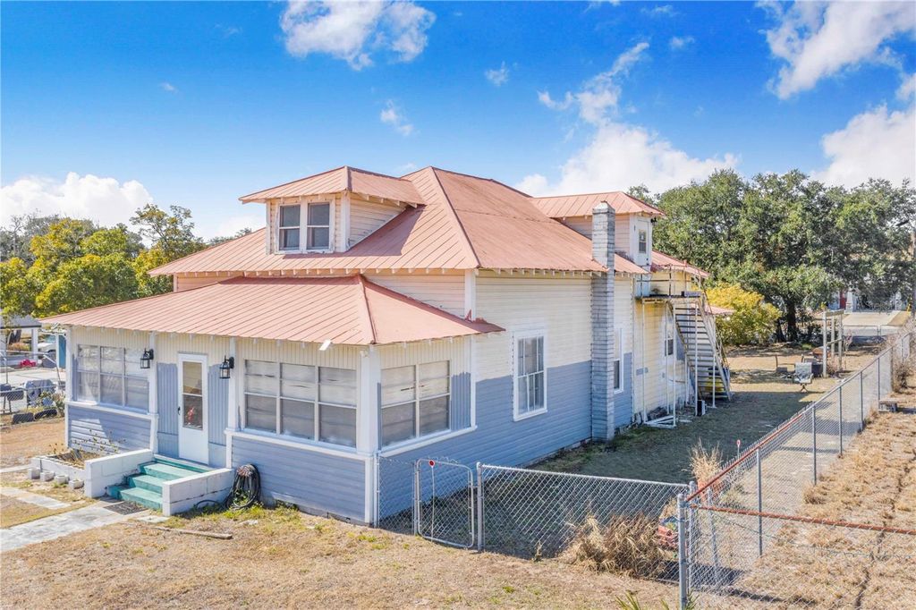 Photo of 118 S 5th Street, Haines City, FL 33844 (MLS # P4937792)