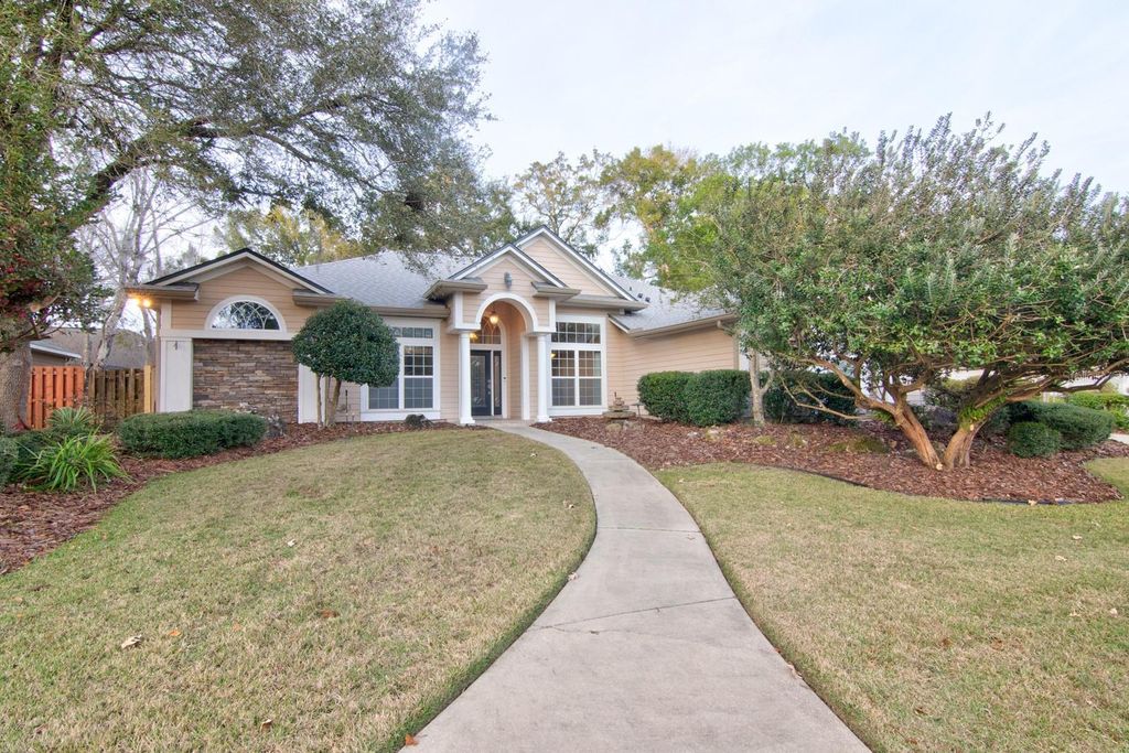 Photo of 8362 SW 11th Road, Gainesville, FL 32607 (MLS # GC536489)