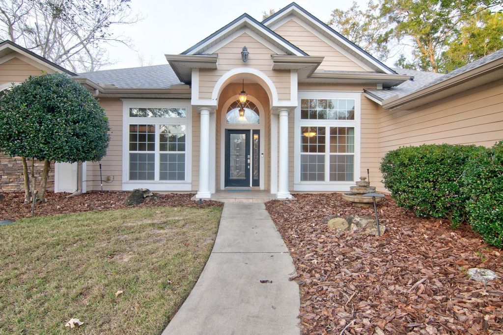 Photo of 8362 SW 11th Road, Gainesville, FL 32607 (MLS # GC536489)