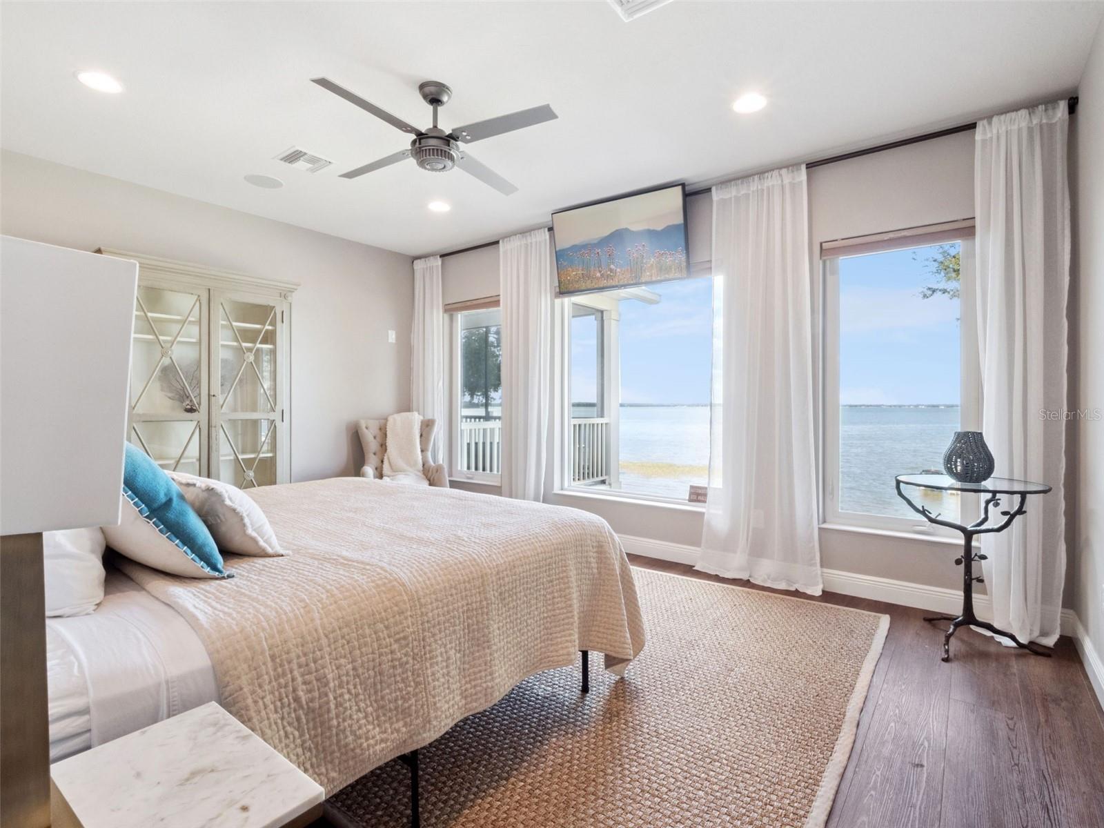 SUNSET HARBOR HILL - Residential