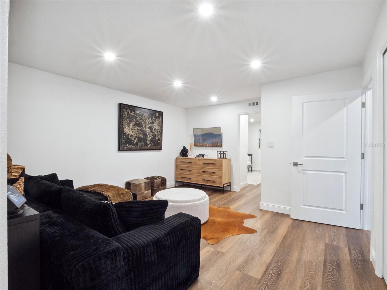 SUNSET HARBOR HILL - Residential