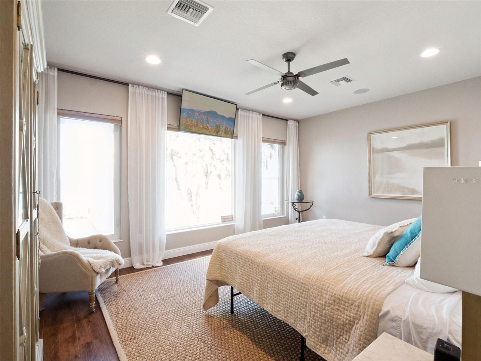 SUNSET HARBOR HILL - Residential