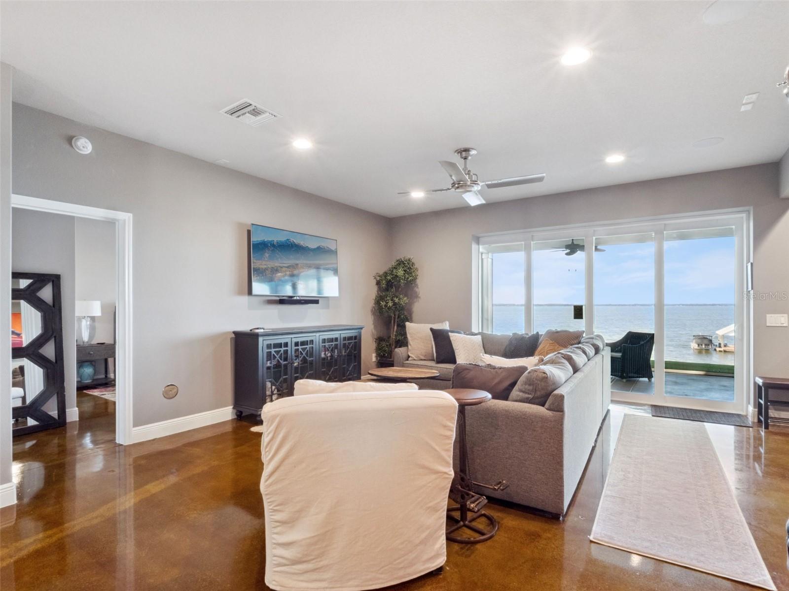 SUNSET HARBOR HILL - Residential