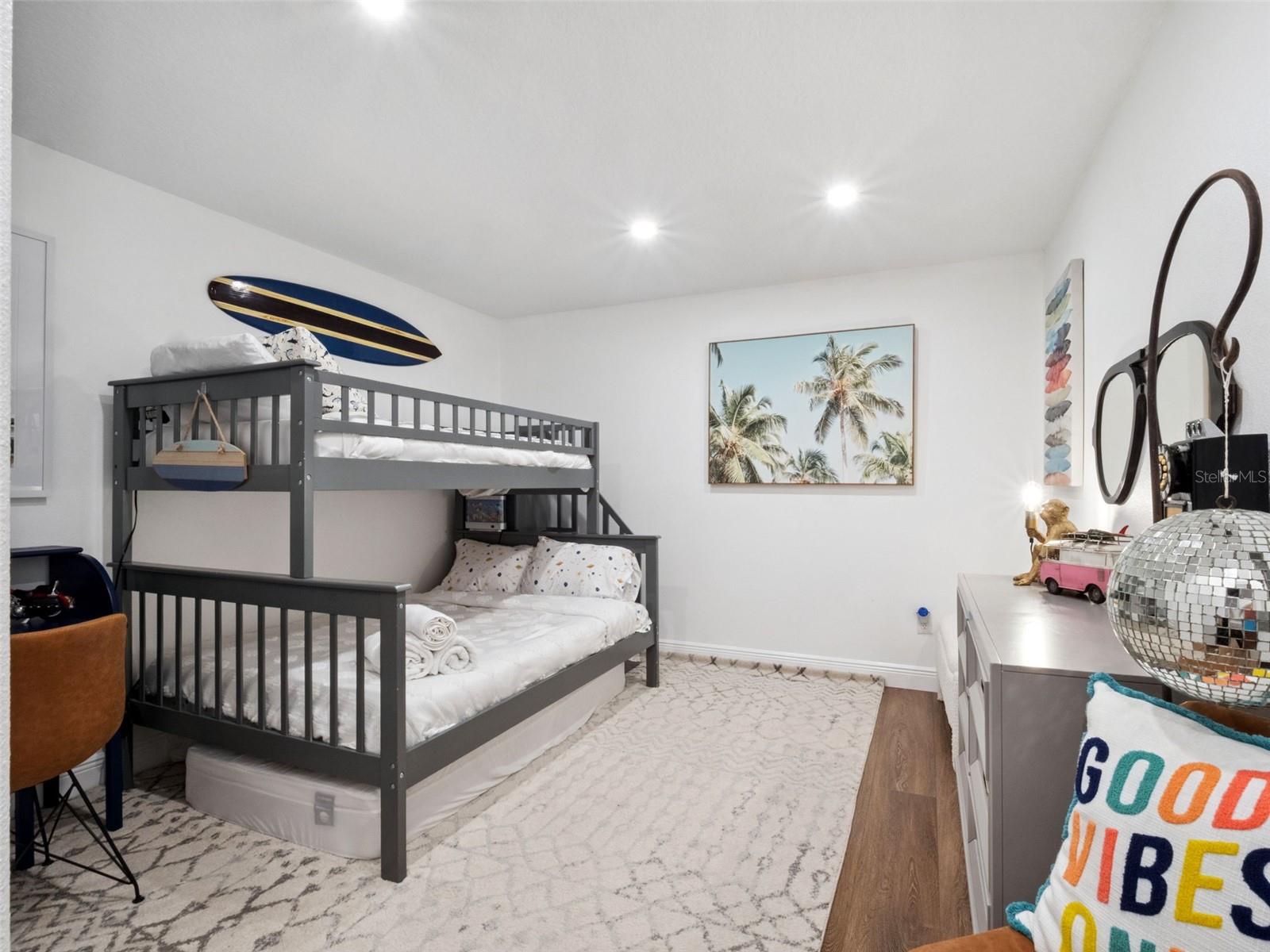 SUNSET HARBOR HILL - Residential