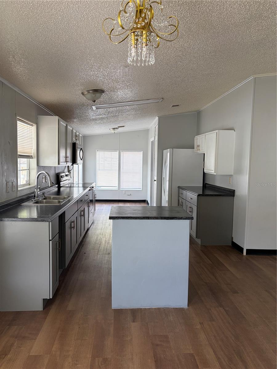 MONTVERDE HILLS - Residential Lease