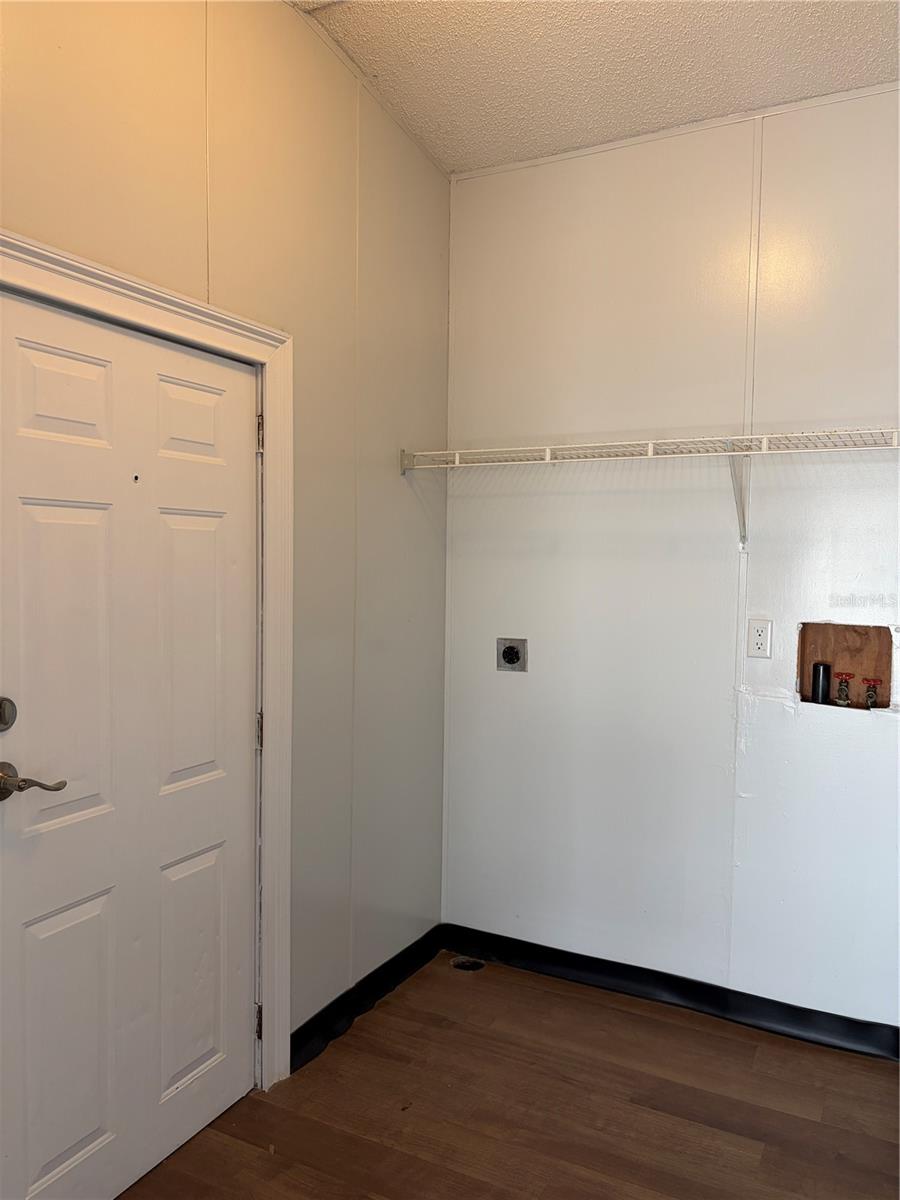 MONTVERDE HILLS - Residential Lease