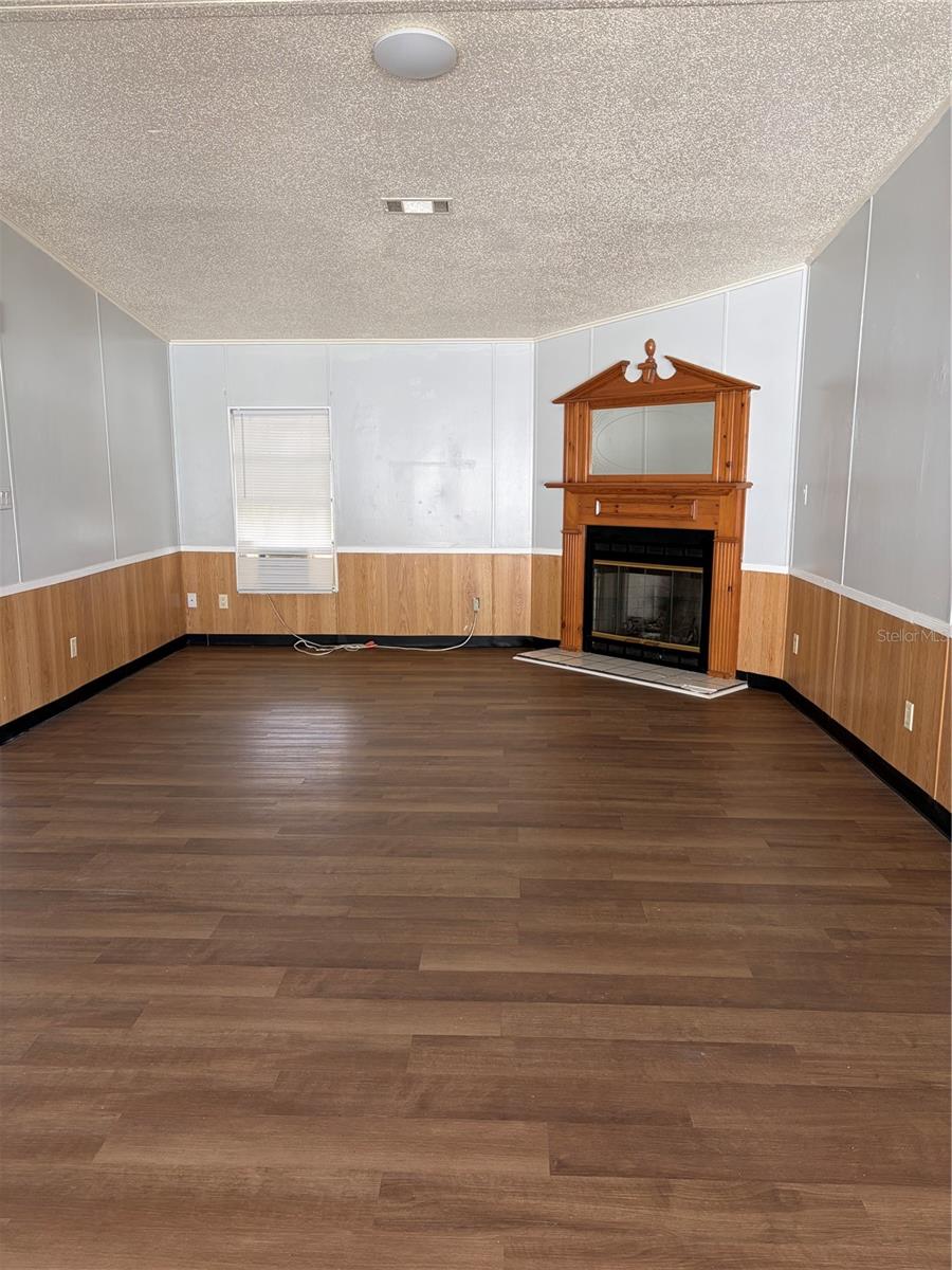 MONTVERDE HILLS - Residential Lease