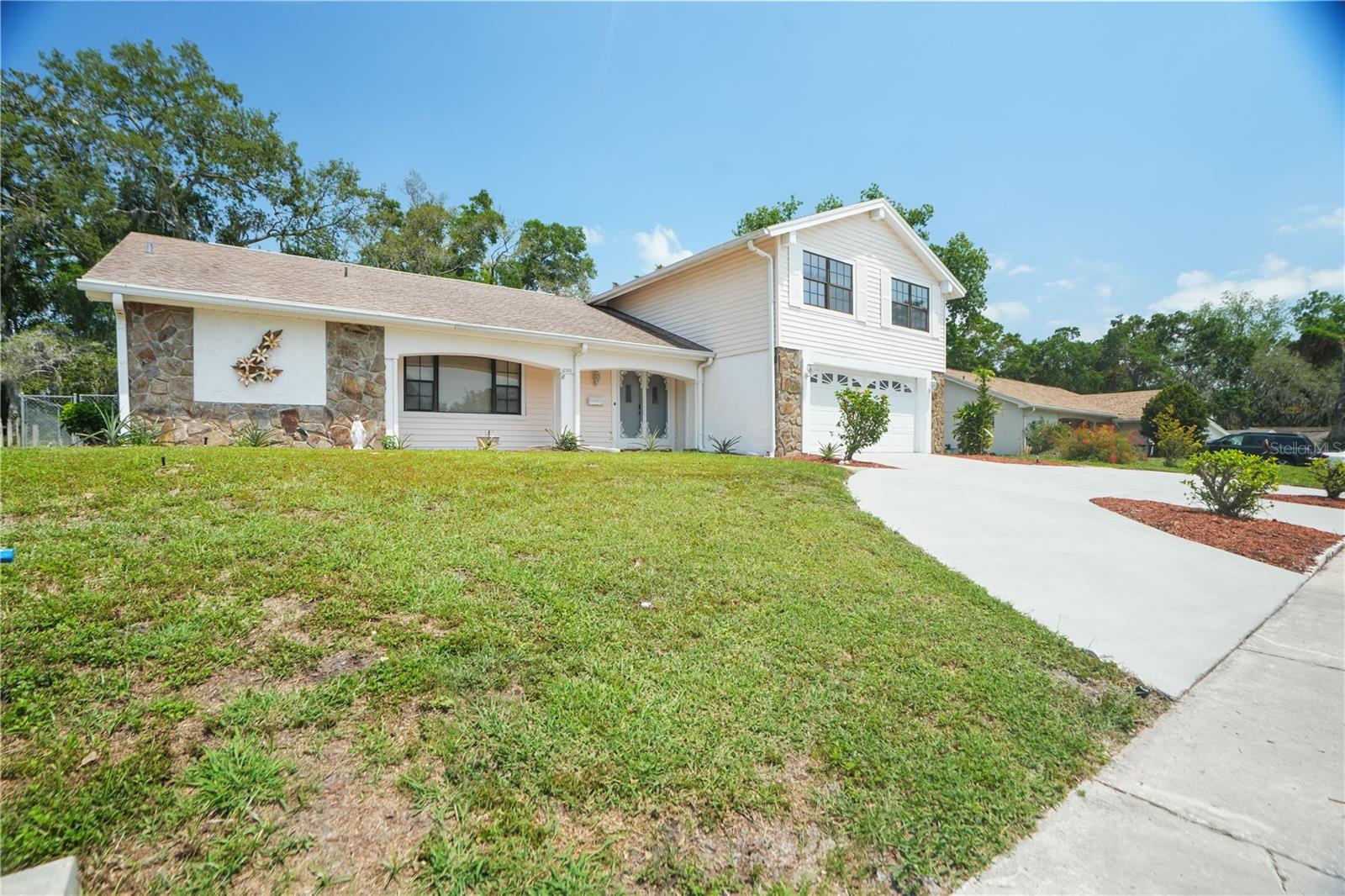 12106 BEAR CREEK LANE