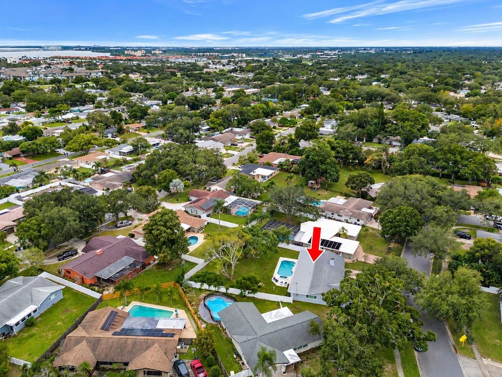 Photo of 1113 Glenmoor Court, Clearwater, FL 33764 (MLS # TB8555057)