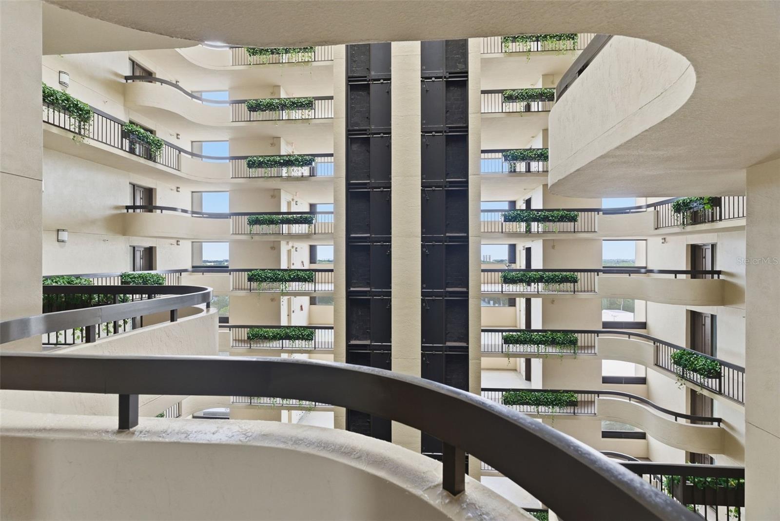2413 BAYSHORE BOULEVARD 1004