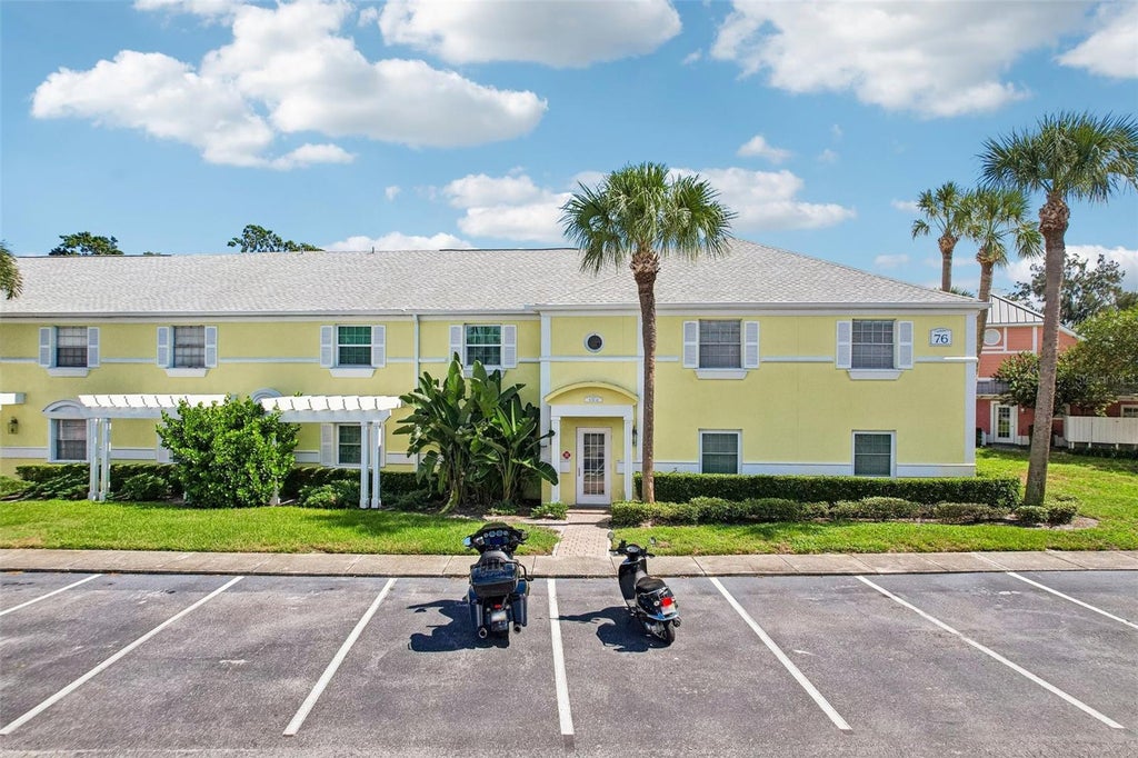 Photo of 102 Pompano Drive SE #D, St Petersburg, FL 33705 (MLS # TB8560041)