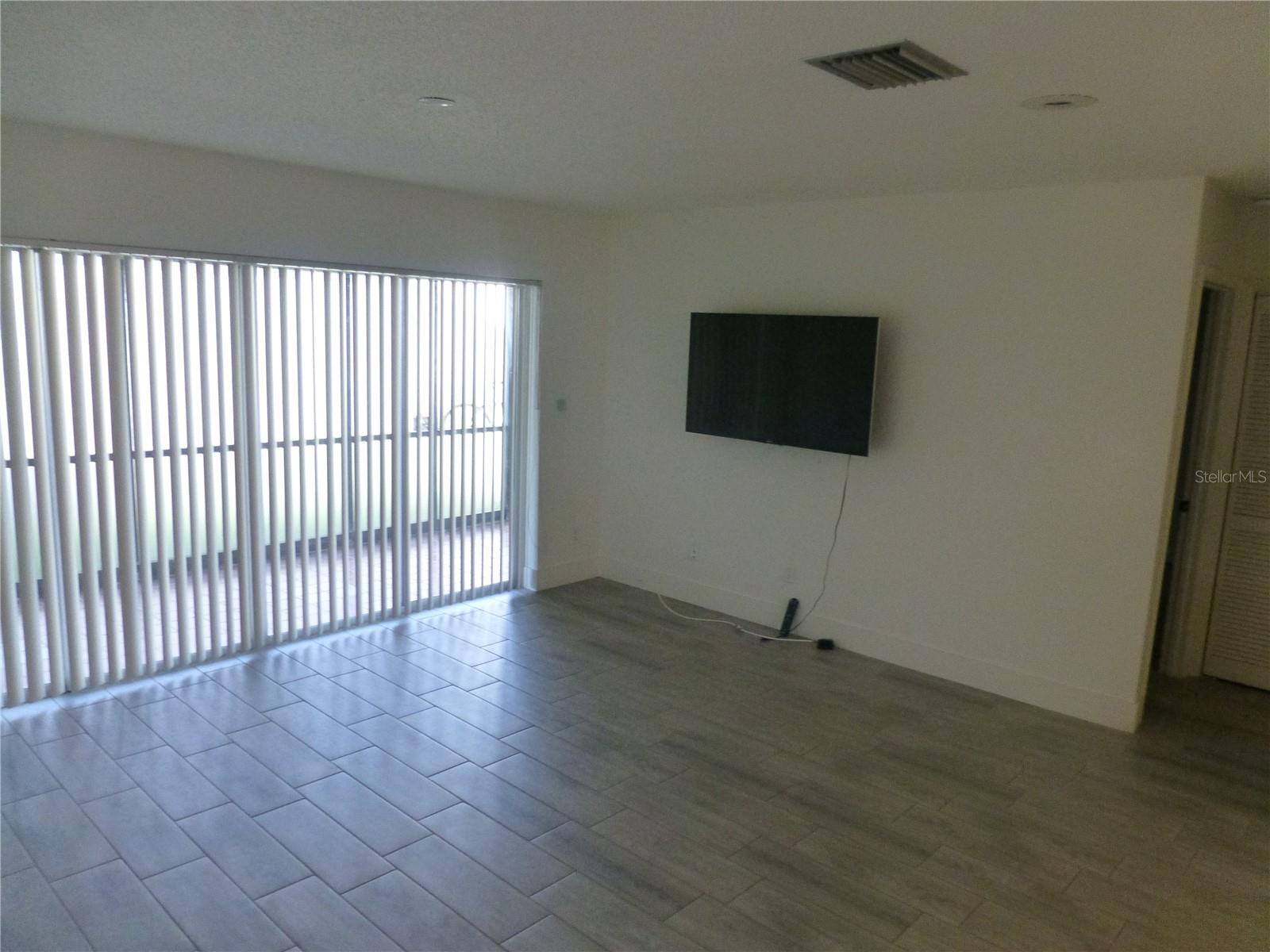 EAST LAKE WOODLANDS CLUSTER HOMES - Residential Lease