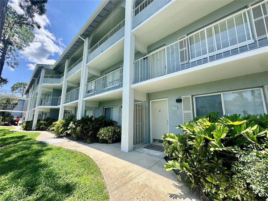 Photo of 115 Oyster Bay Circle #170, Altamonte Springs, FL 32701 (MLS # O6419128)