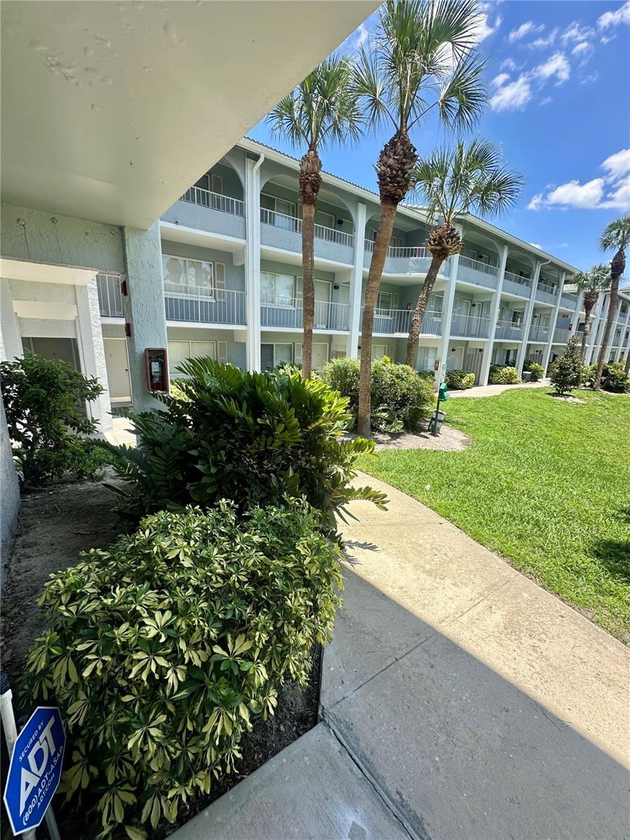 Photo of 115 Oyster Bay Circle #170, Altamonte Springs, FL 32701 (MLS # O6419128)