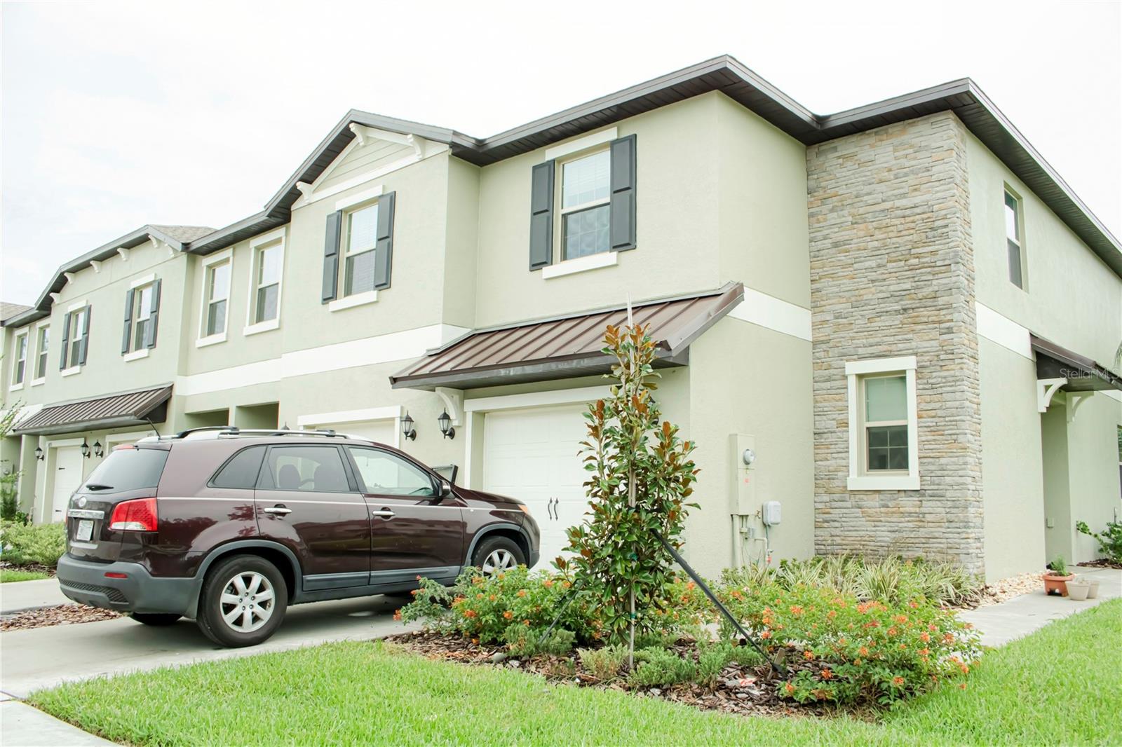 Sunny and Spacious Corner Town home End unit (built 2023) unit 3 Bed and 2.5 bath. Open Floor Plan with a granite counter top kitchen that opens to a Living room/ Dining Combo that leads to a nice screened Patio. All Stainless steel Appliances. Upstairs, you are greeted with a nice cozy loft space and a laundry room (washer, dryer included), a spacious master suite with walk-in- closet and double sink bathroom with walk in shower, and 2 more bedrooms upstairs with a jack and jill bathroom. Ceiling Fan in every room. Right on FL-State Road 54, easy access to I-75. minutes away from Shopping The Grove, The Wire-grass mall, Tampa Outlets to name a few. External maintenance including landscaping is included in rent. Broker special $200 to new Tenant if contract signed by Sept 1st, 2025. Tenant to verify schools.