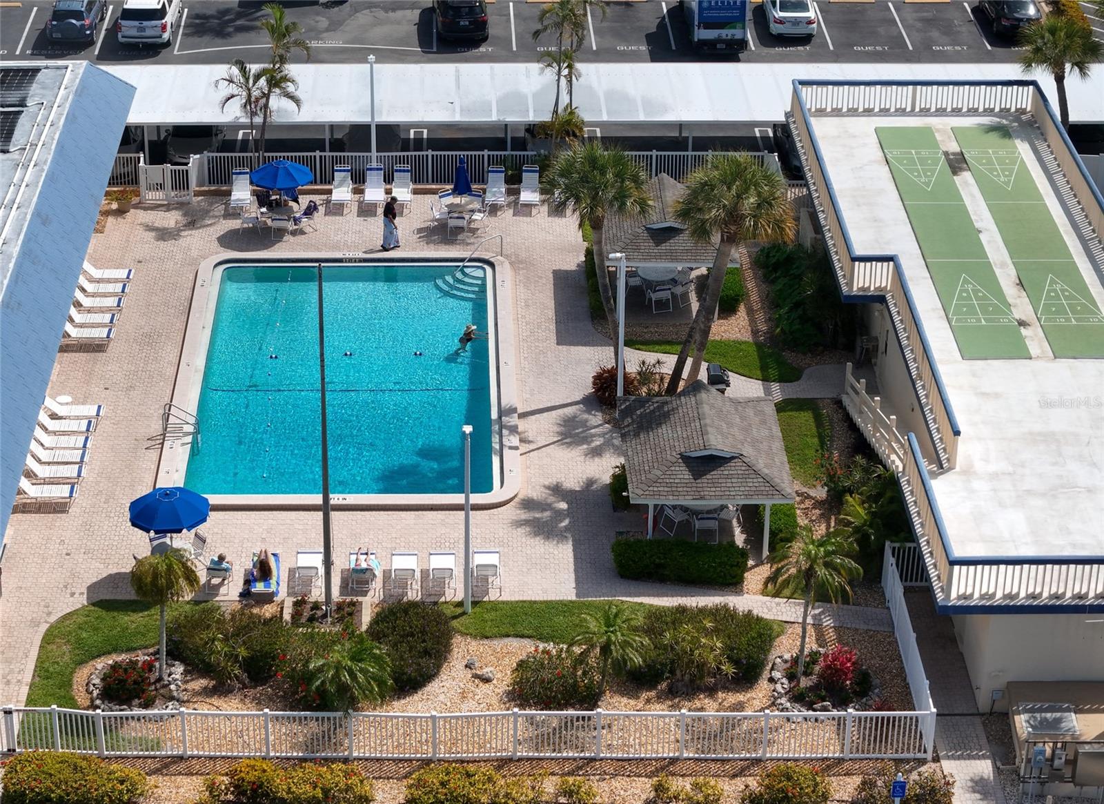 BEACH HARBOR CLUB - Residential