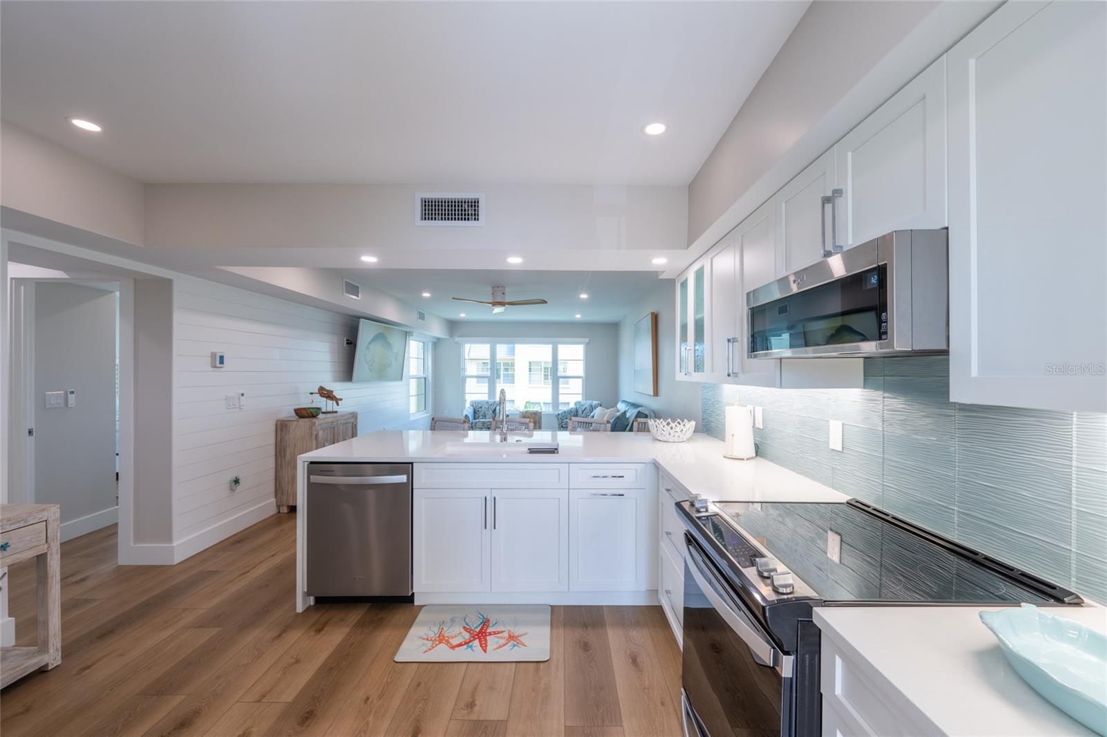 BEACH HARBOR CLUB - Residential