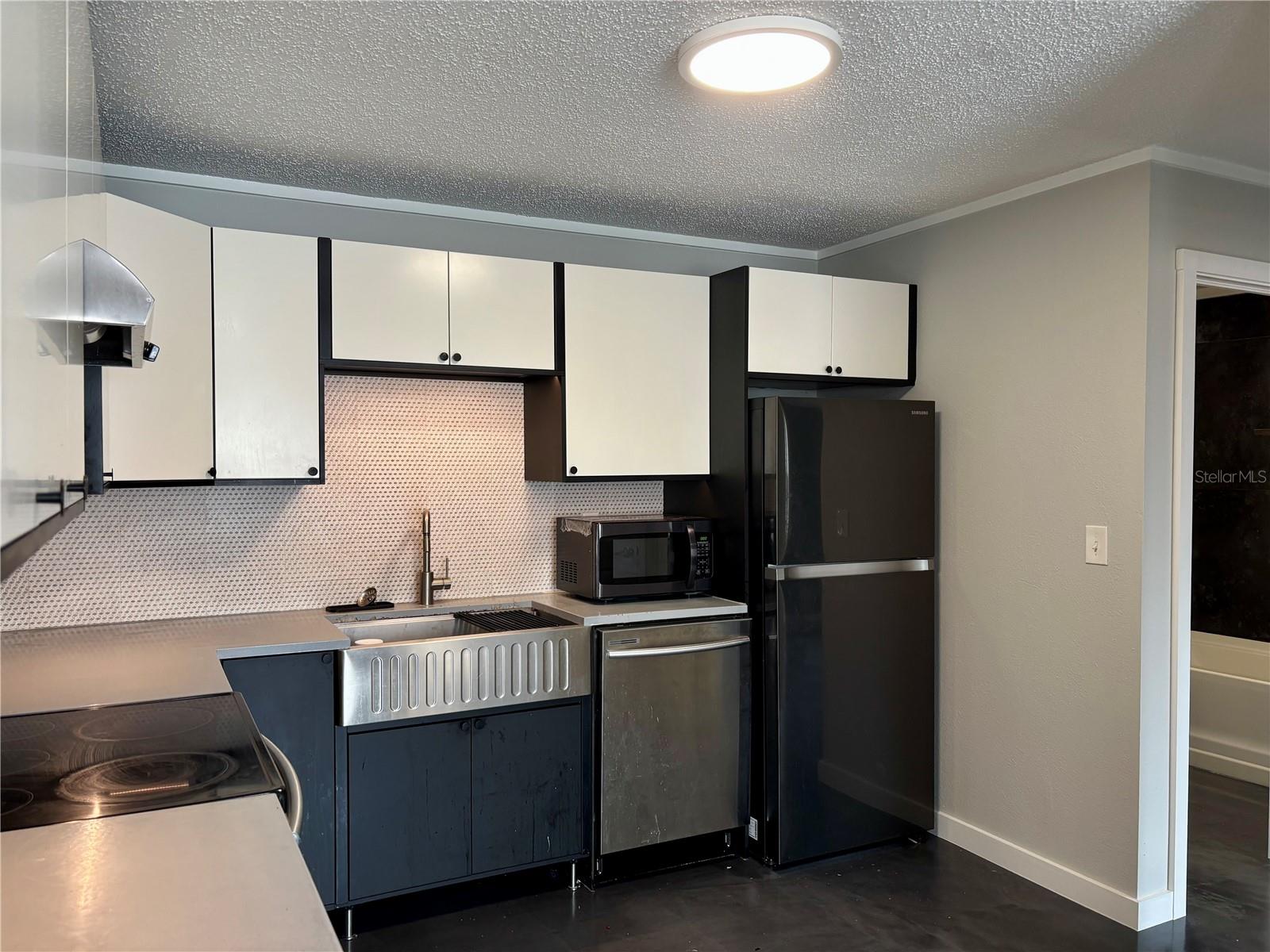 NORTH VAMO SUB 2 - Residential Lease