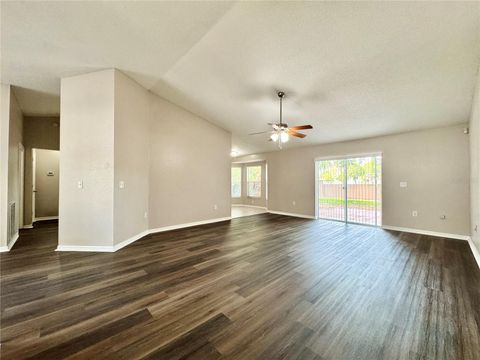 A home in WINTER HAVEN