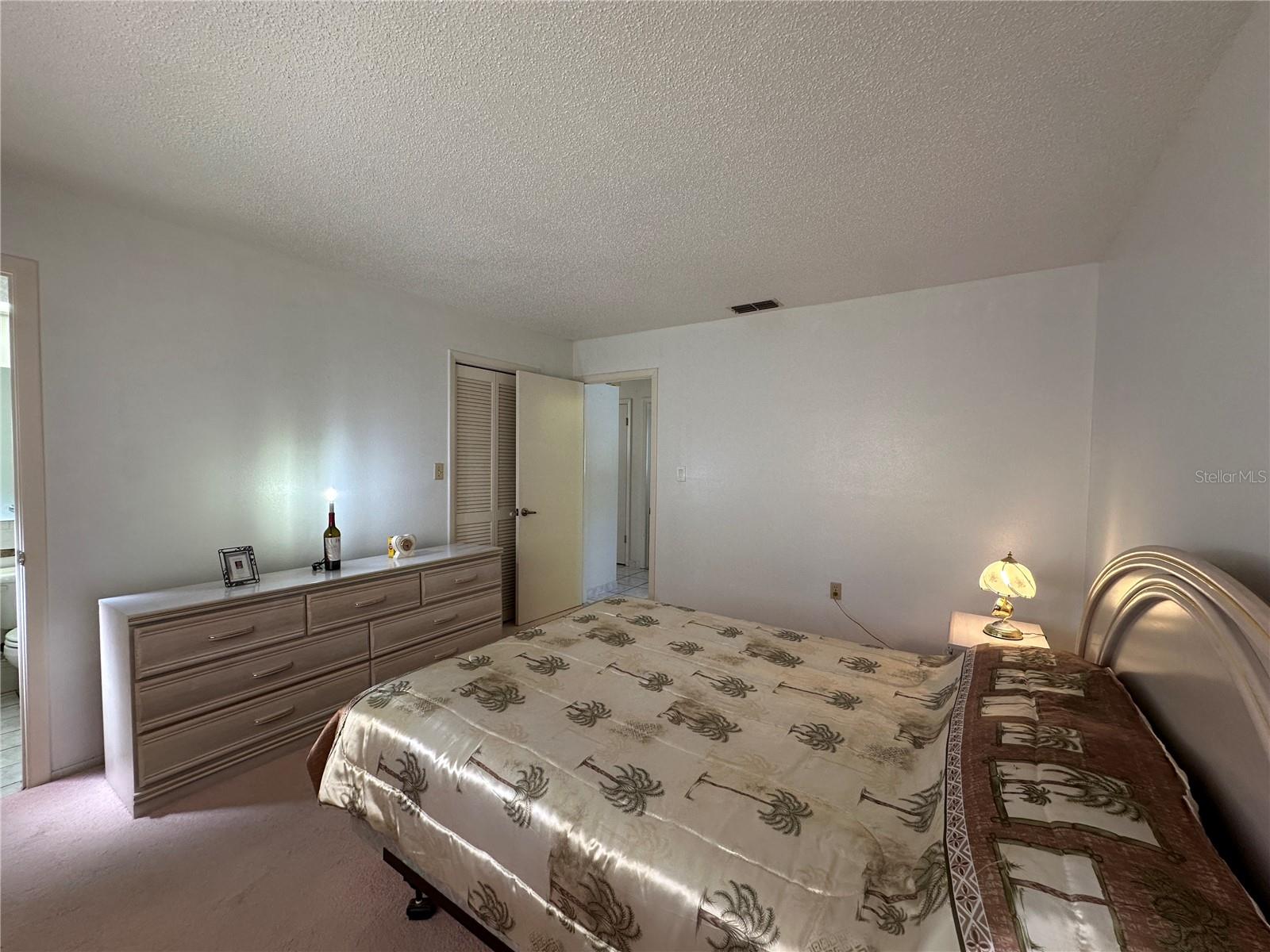 THE LAKES - Residential