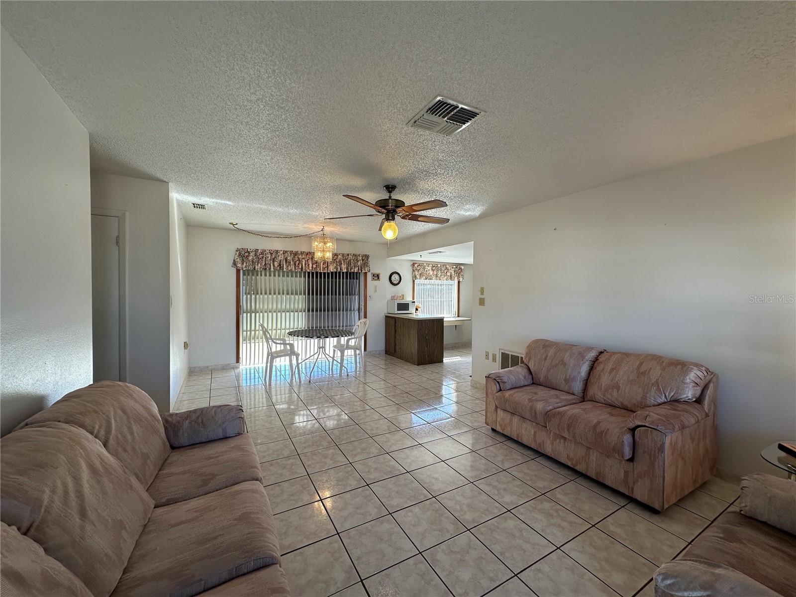 THE LAKES - Residential