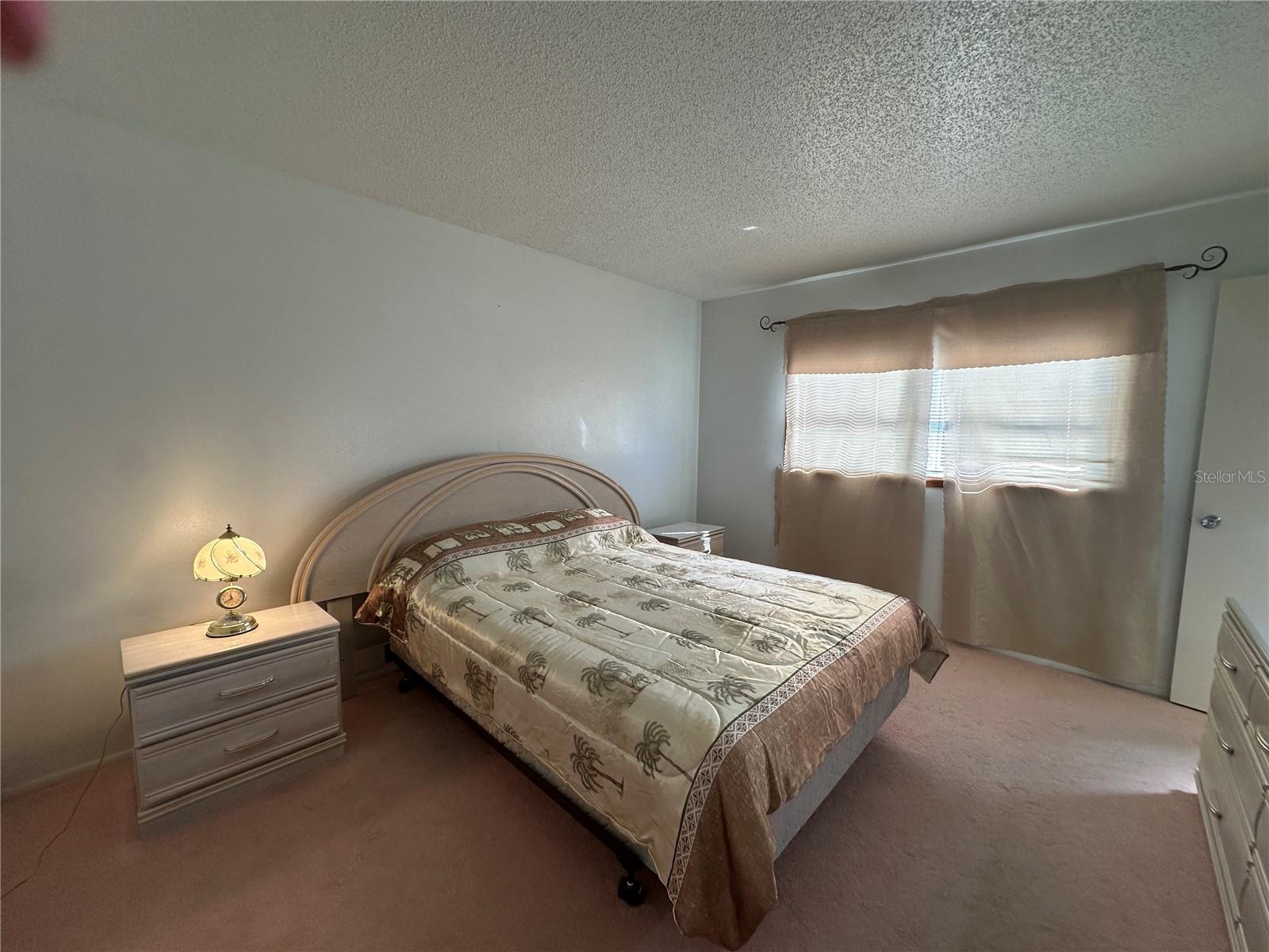 THE LAKES - Residential