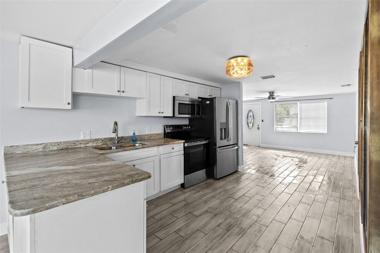 HUDSON BEACH ESTATES - Residential Lease
