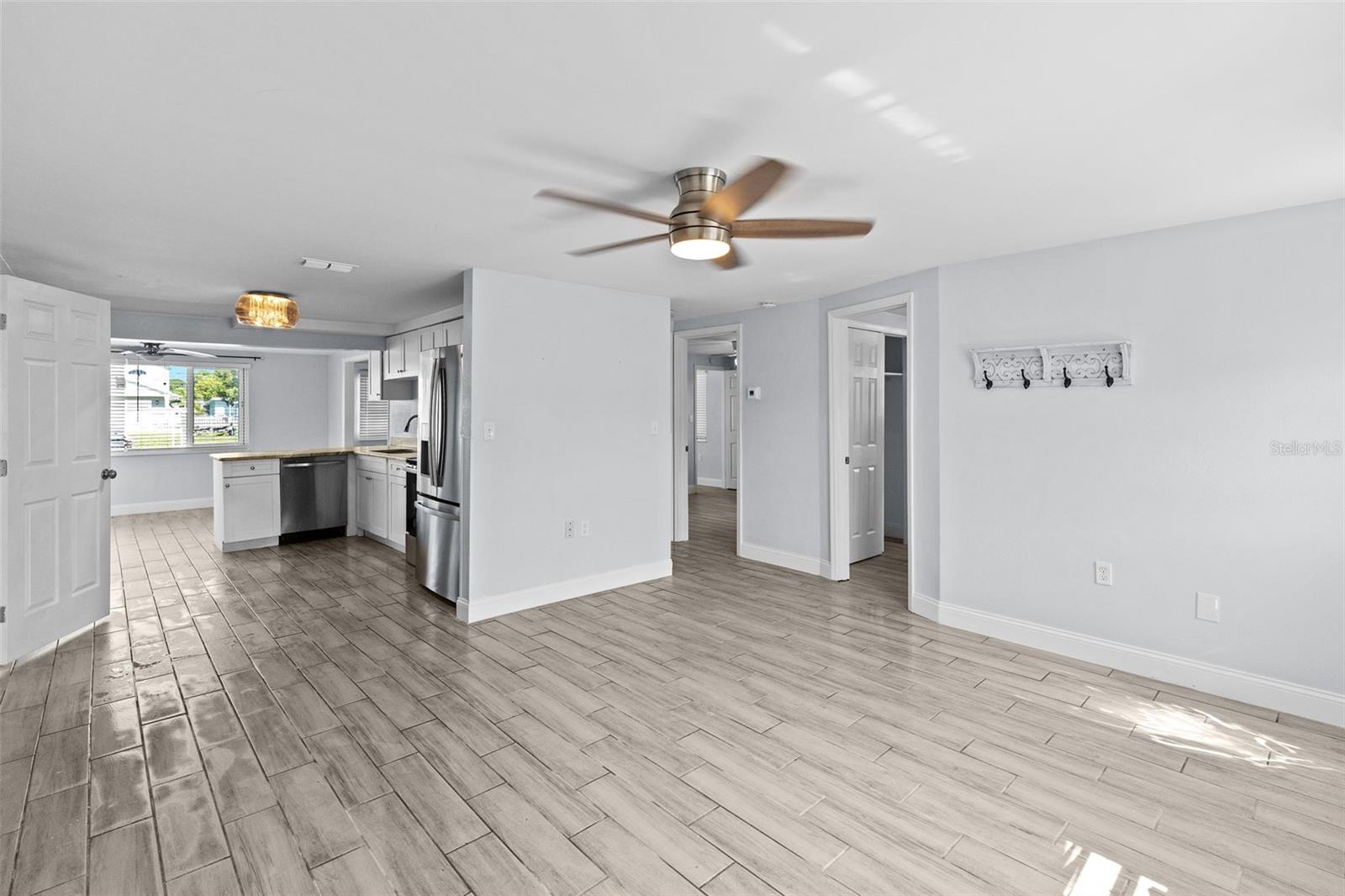 HUDSON BEACH ESTATES - Residential Lease
