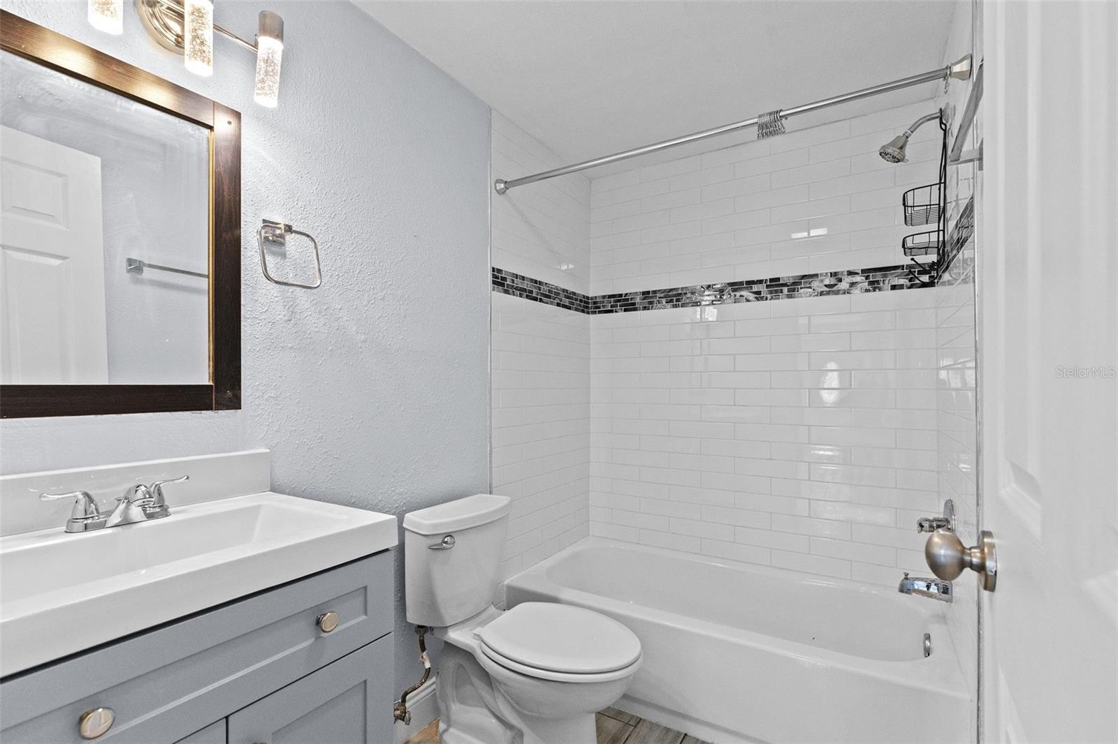 HUDSON BEACH ESTATES - Residential Lease