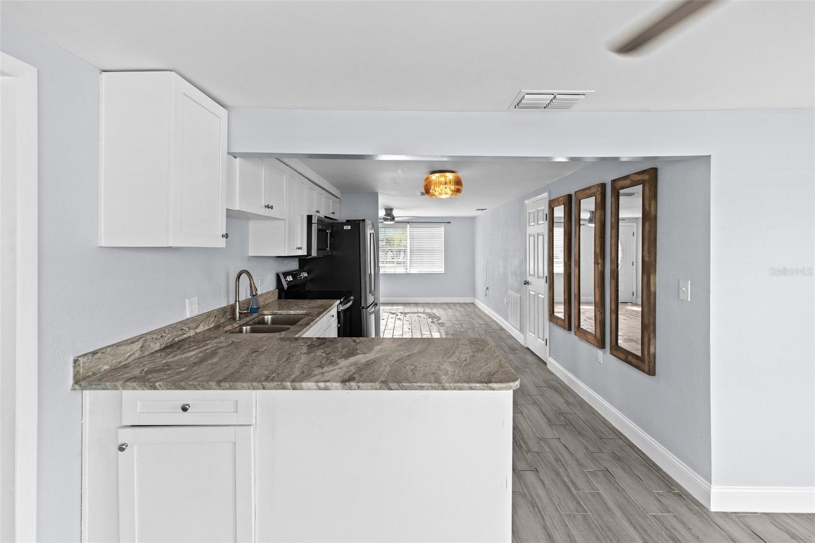HUDSON BEACH ESTATES - Residential Lease
