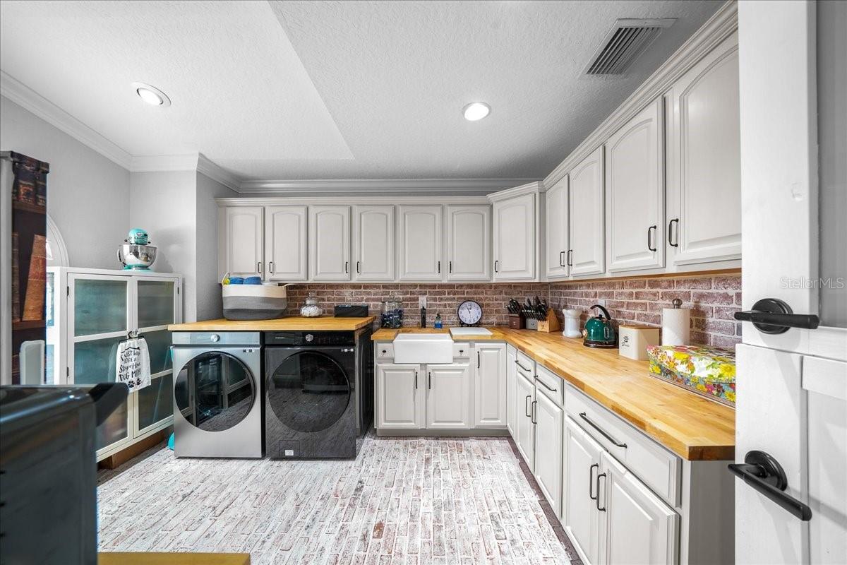 WOODLAND VILLAGES TWNHMS - Residential