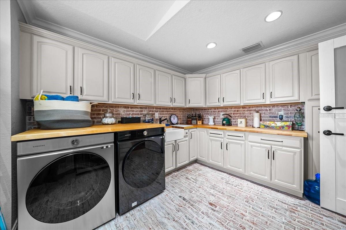 WOODLAND VILLAGES TWNHMS - Residential