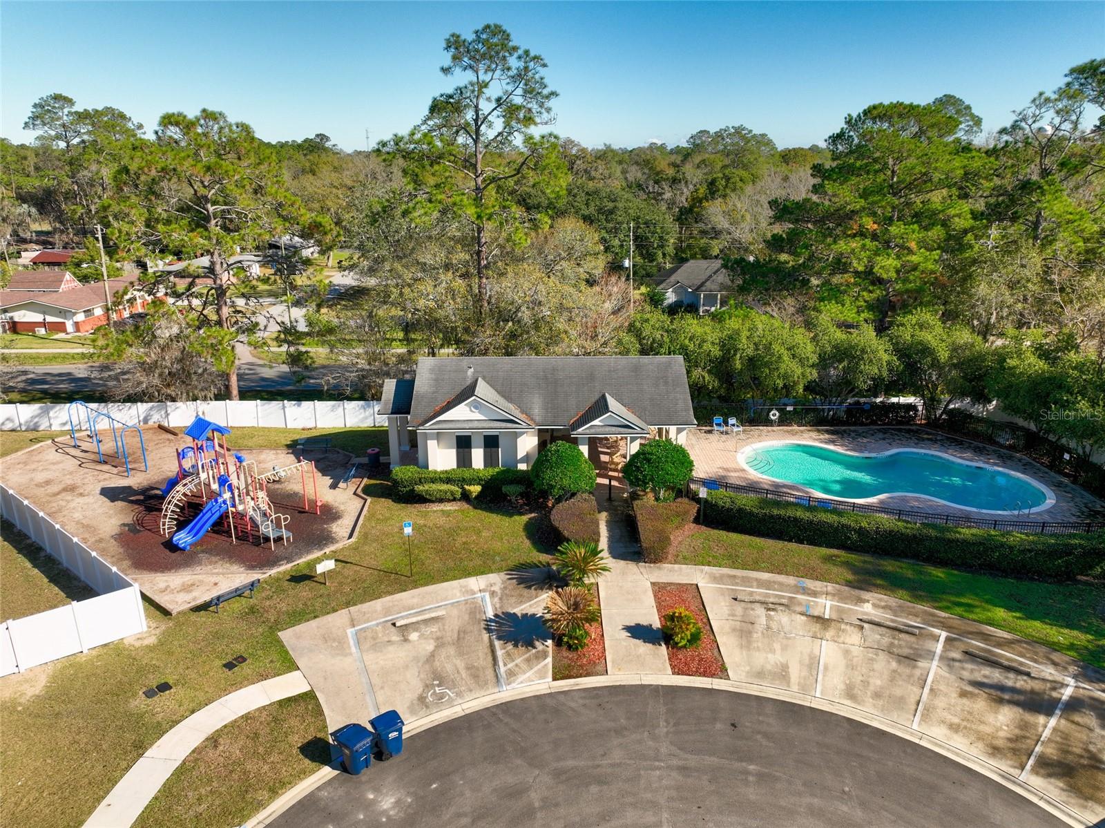 Photo 1 of 23 — 724 LIBERTY CIRCLE, MACCLENNY, FL 32063