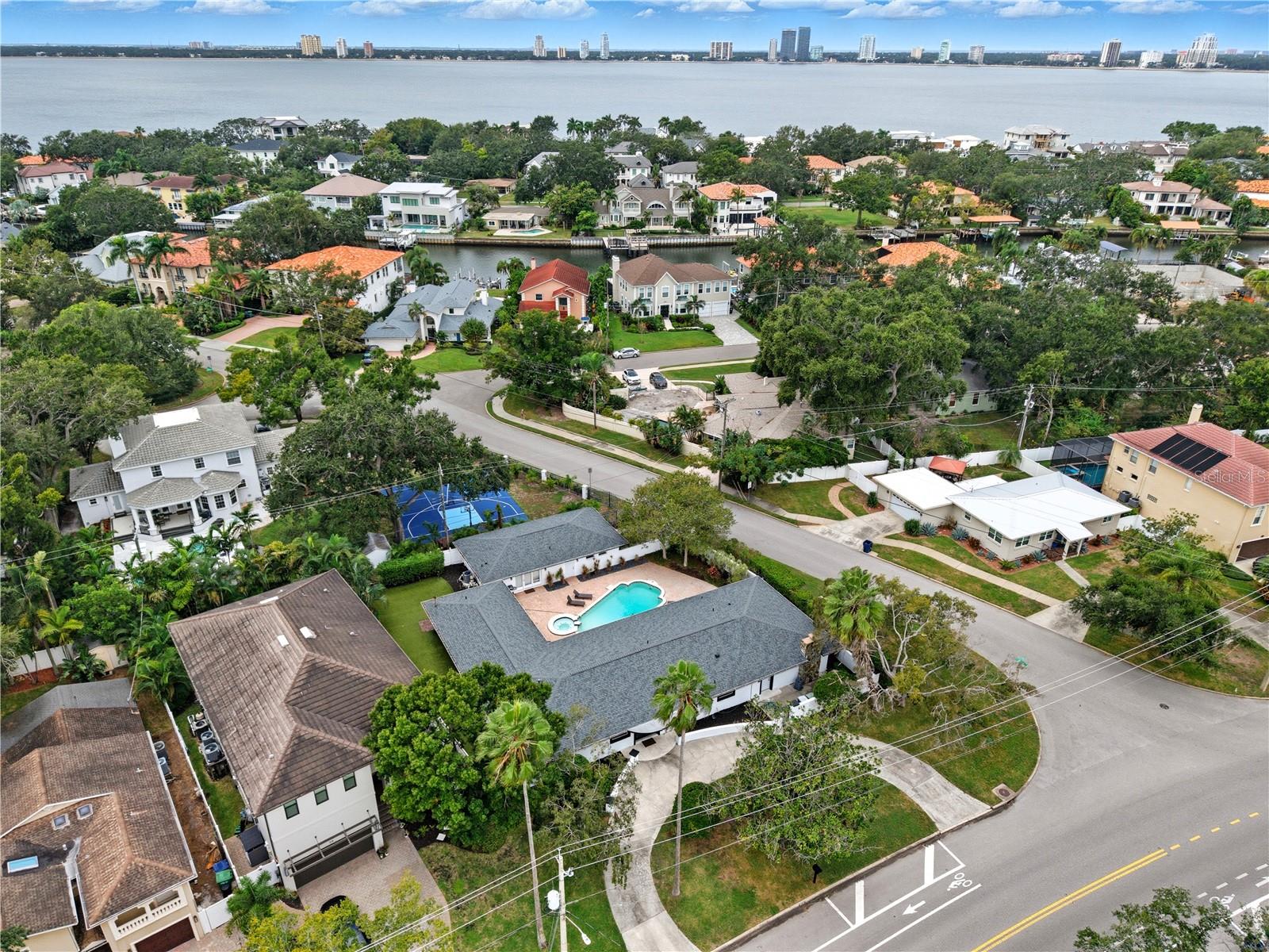DAVIS ISLANDS PB10 PG52 TO 57 - Residential