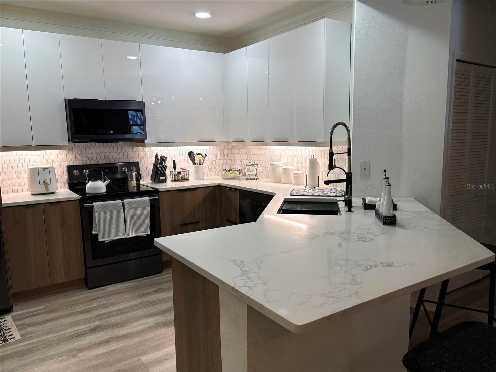 LAKESIDE/LKS/WINDERMERE PH 9 - Residential